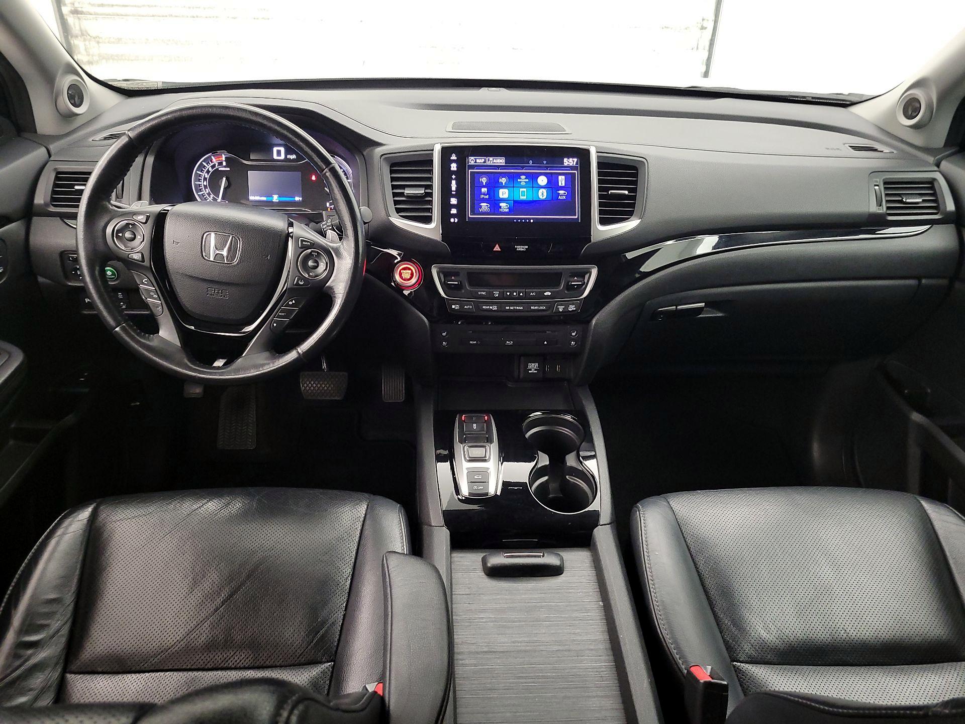 Thumbnail: 2017 Honda Pilot - 9