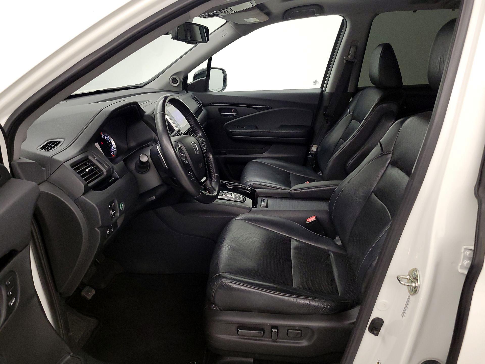 Thumbnail: 2017 Honda Pilot - 11