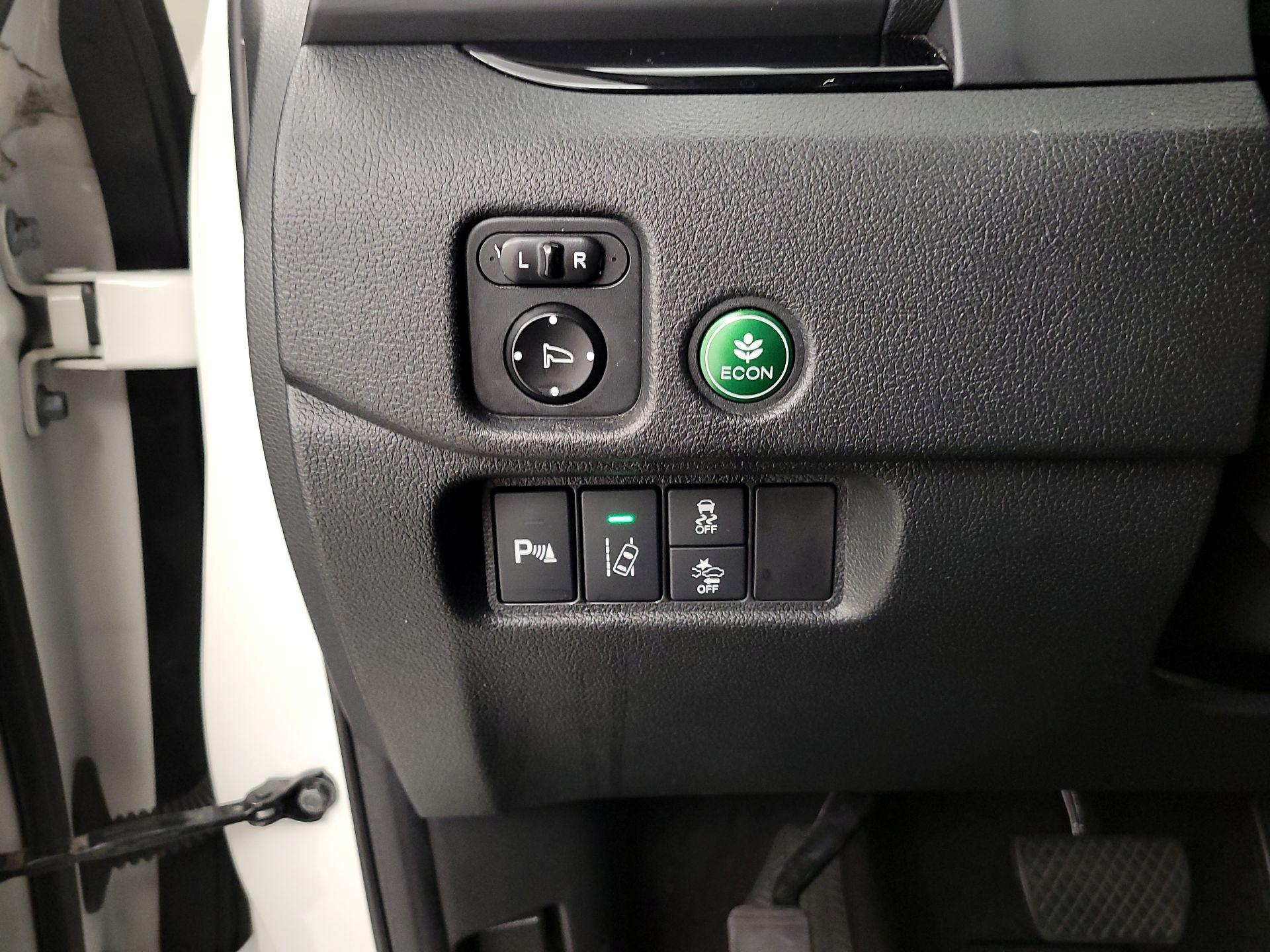 Thumbnail: 2017 Honda Pilot - 13