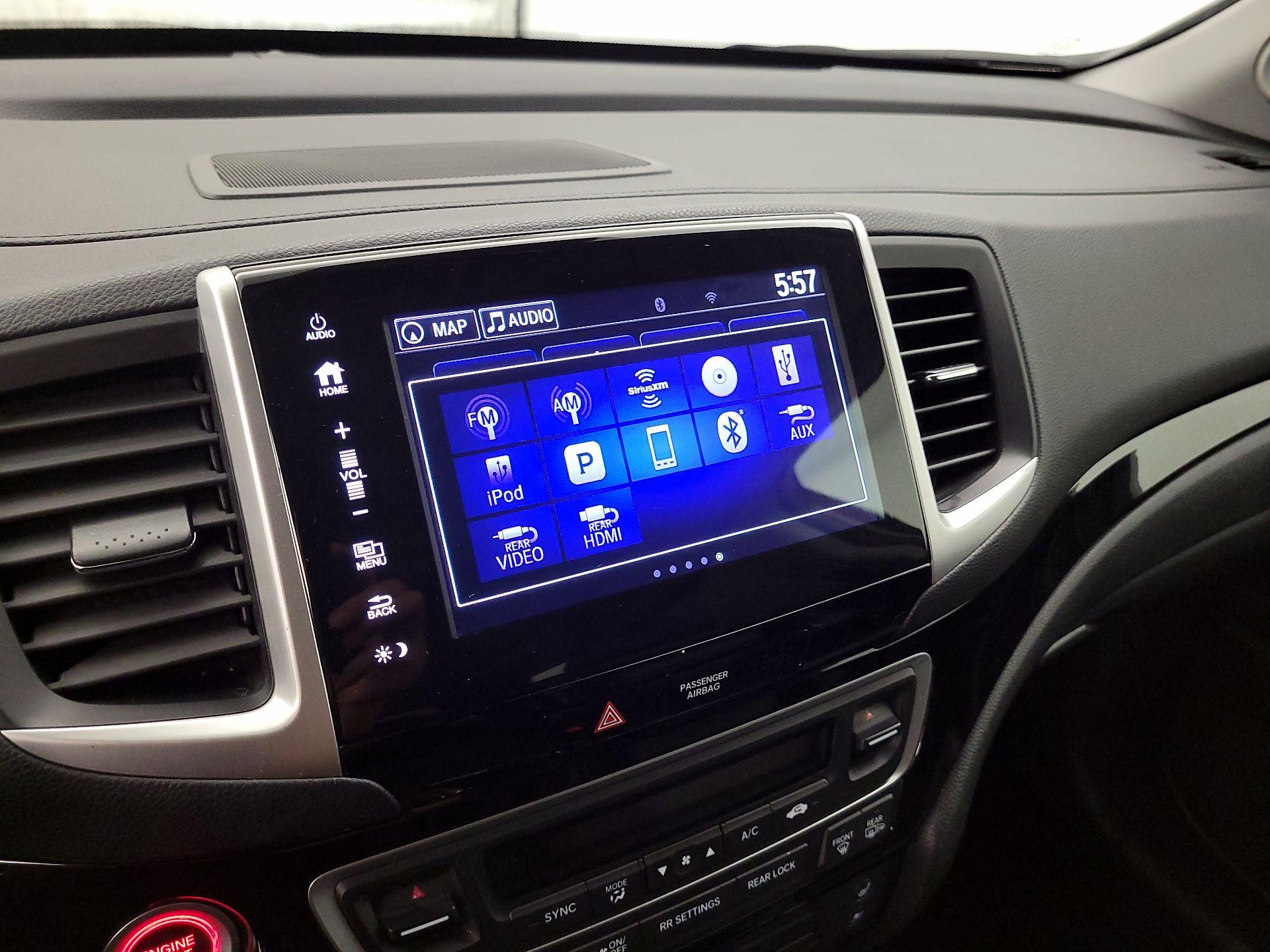 Thumbnail: 2017 Honda Pilot - 15