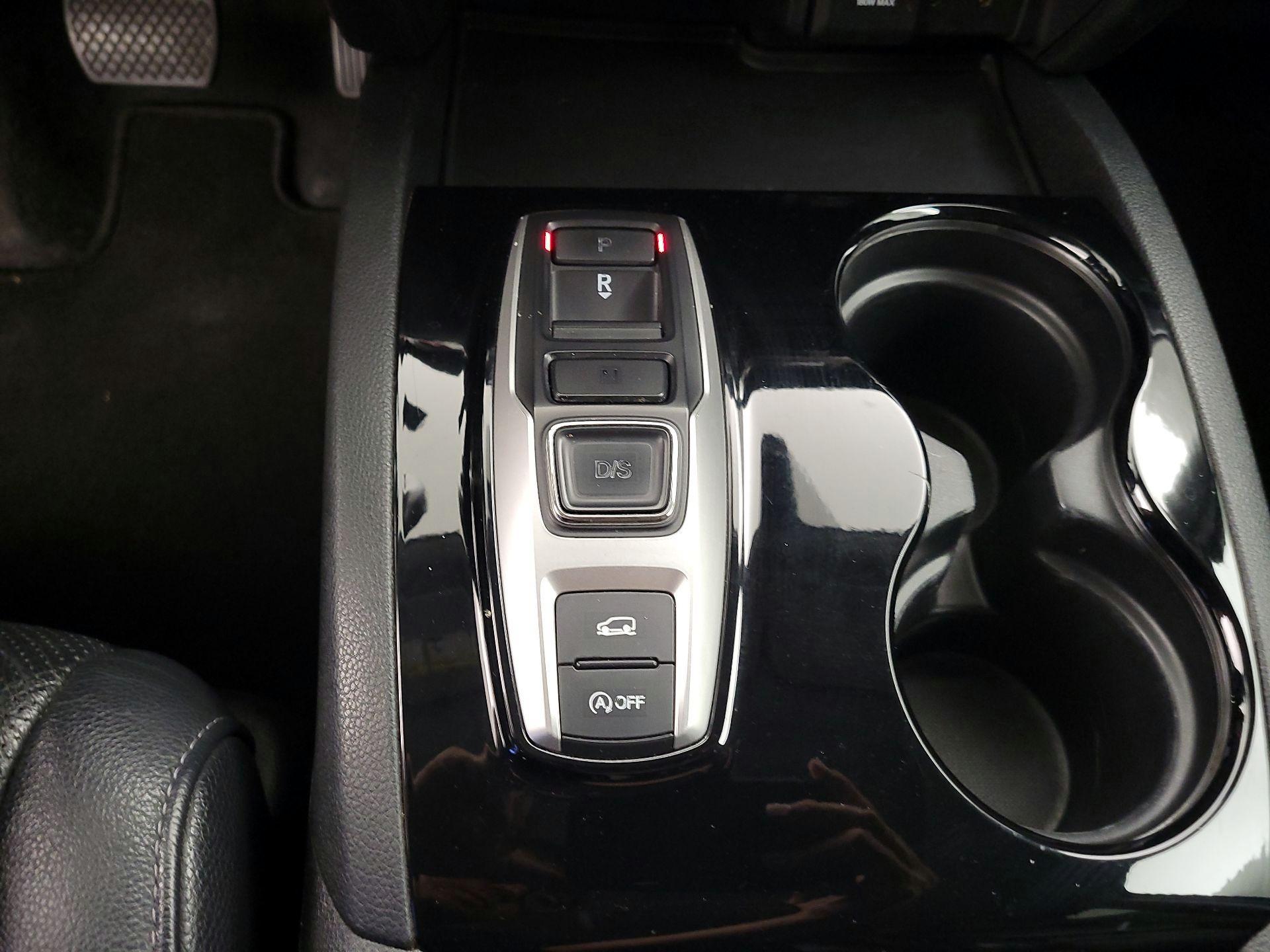 Thumbnail: 2017 Honda Pilot - 17