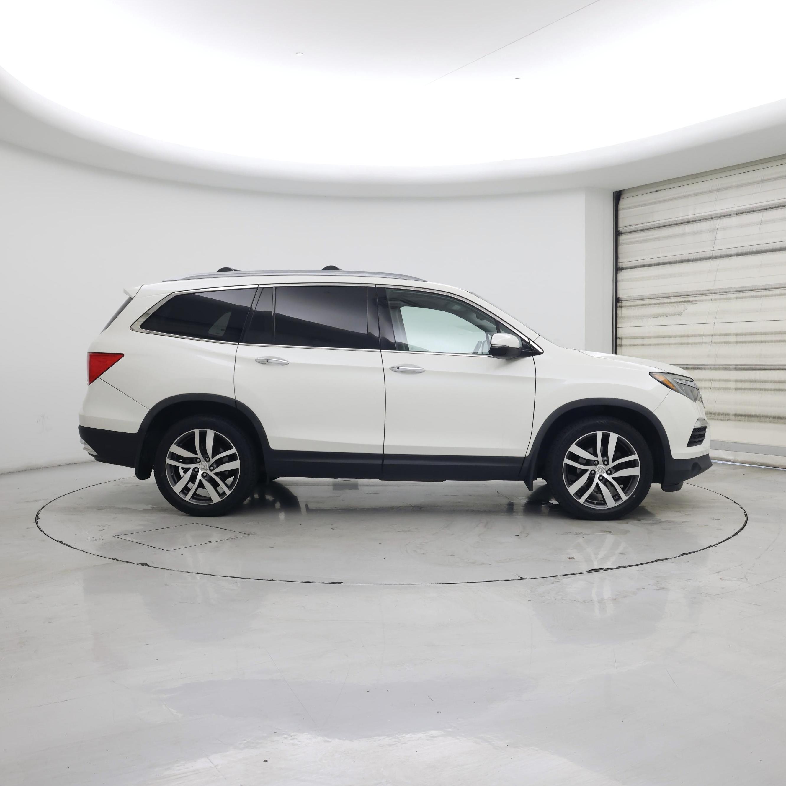 Thumbnail: 2017 Honda Pilot - 7