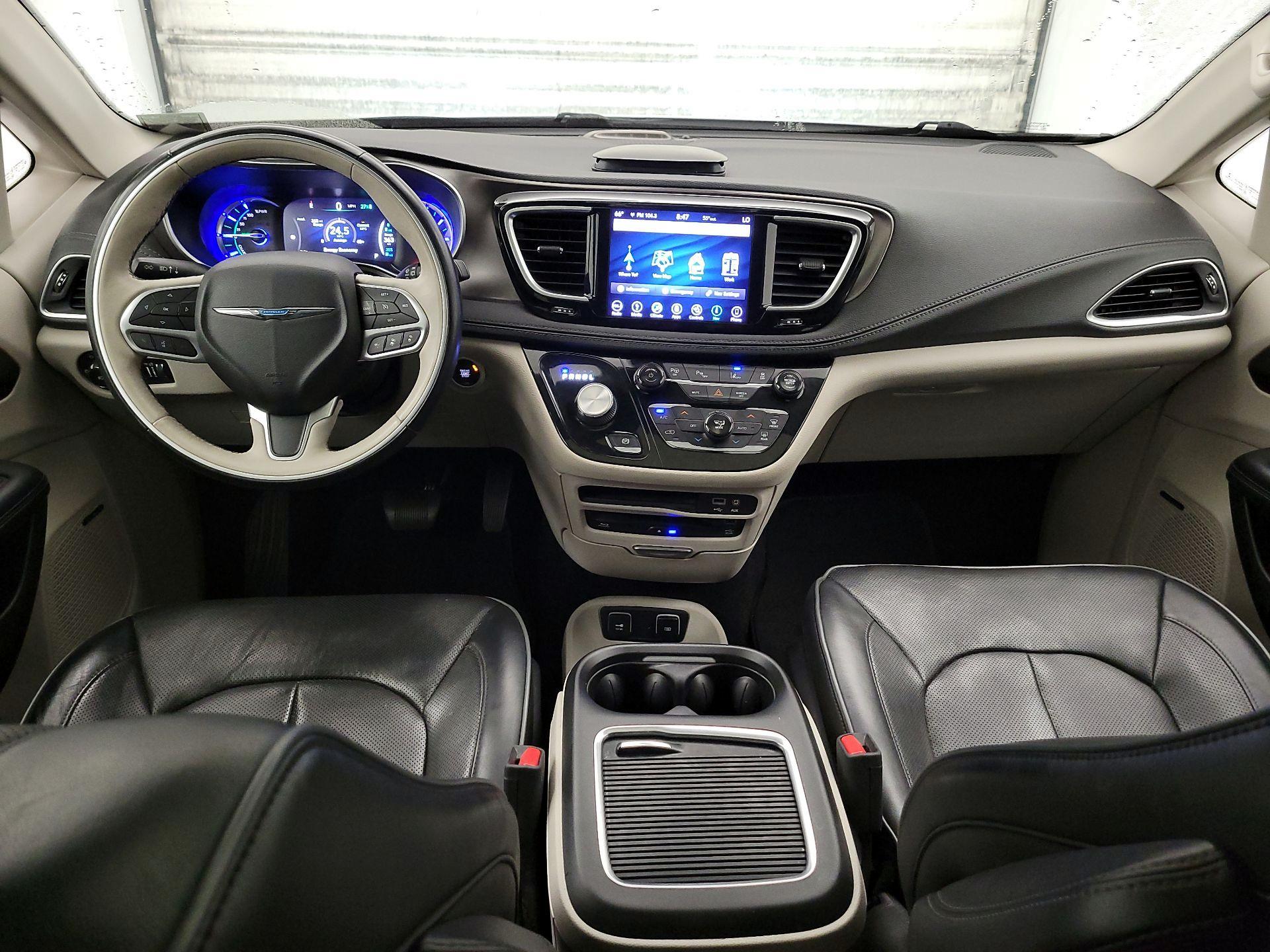 Thumbnail: 2018 Chrysler Pacifica - 9