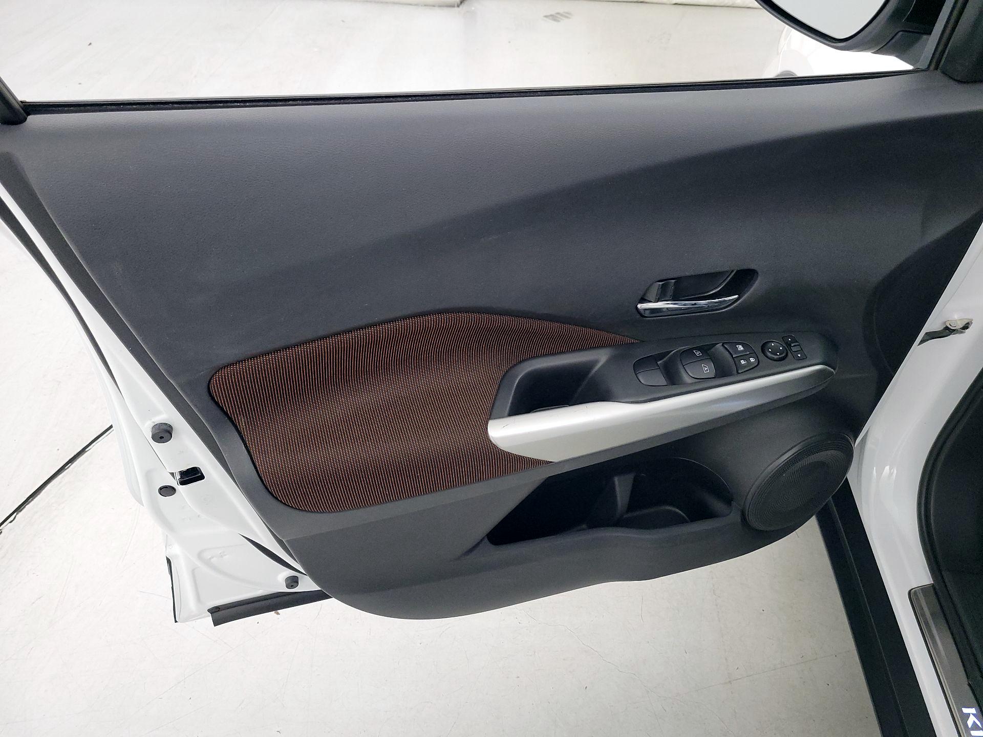 Thumbnail: 2020 Nissan Kicks - 12