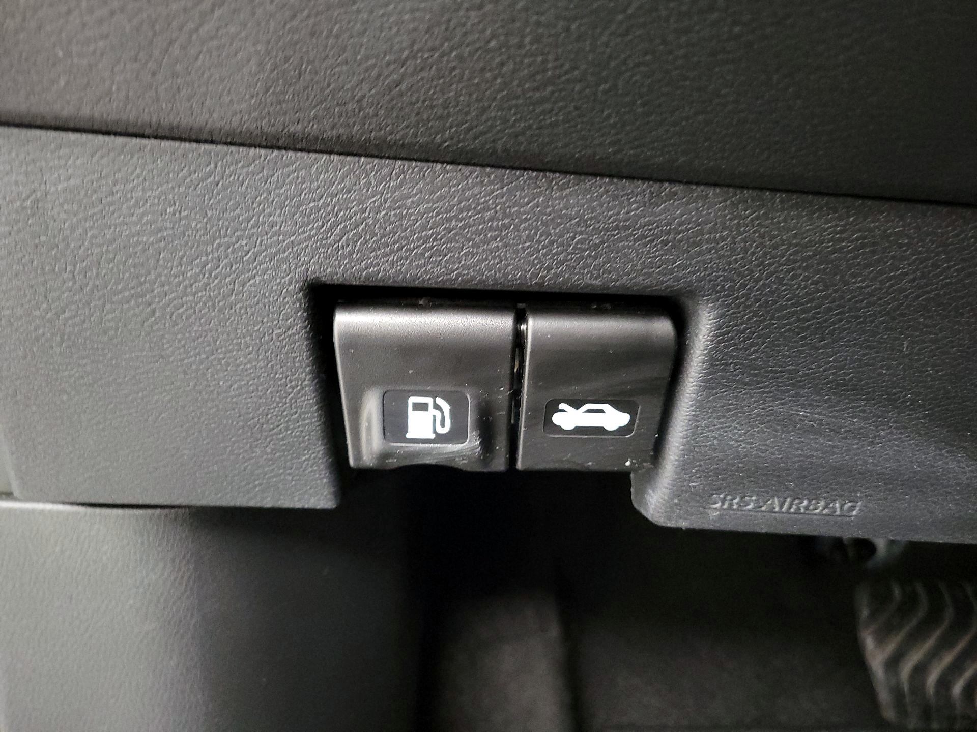 Thumbnail: 2020 Nissan Kicks - 13
