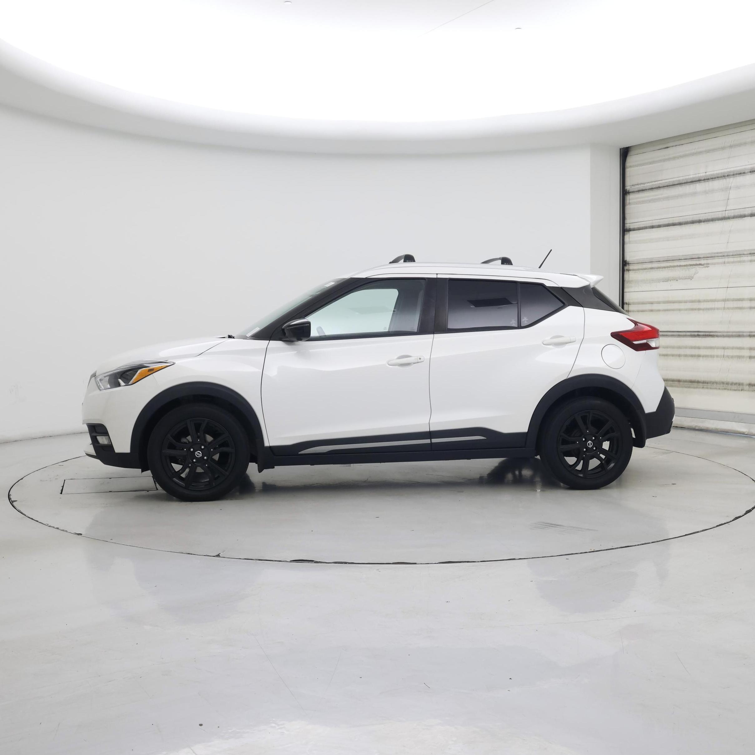 Thumbnail: 2020 Nissan Kicks - 3