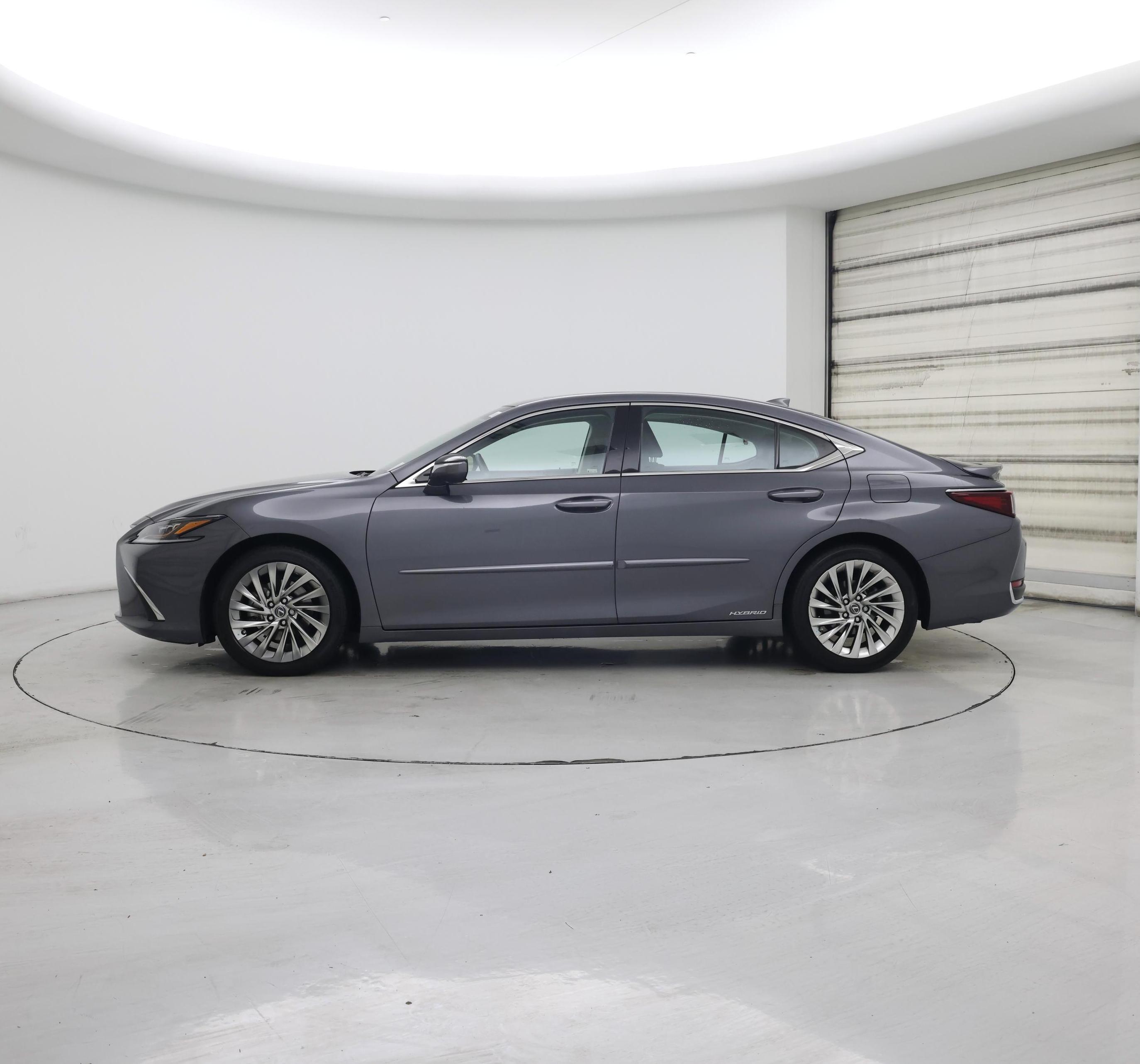 Thumbnail: 2020 Lexus ES - 3
