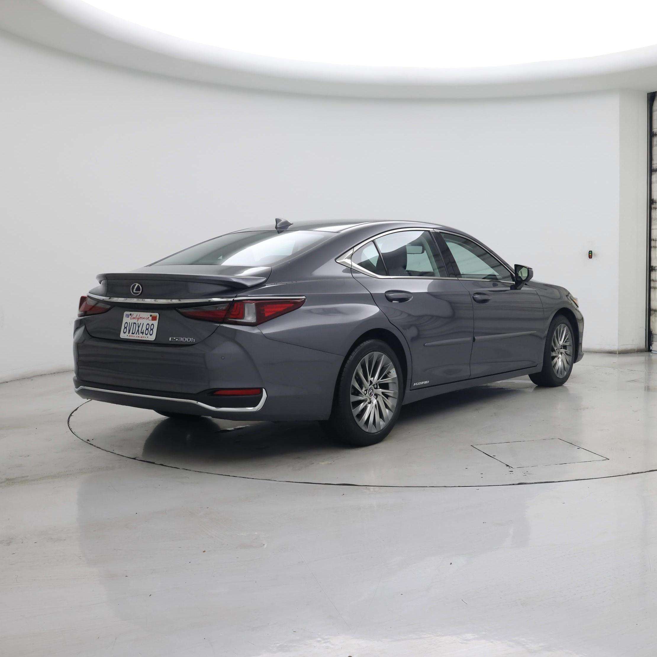 Thumbnail: 2020 Lexus ES - 8