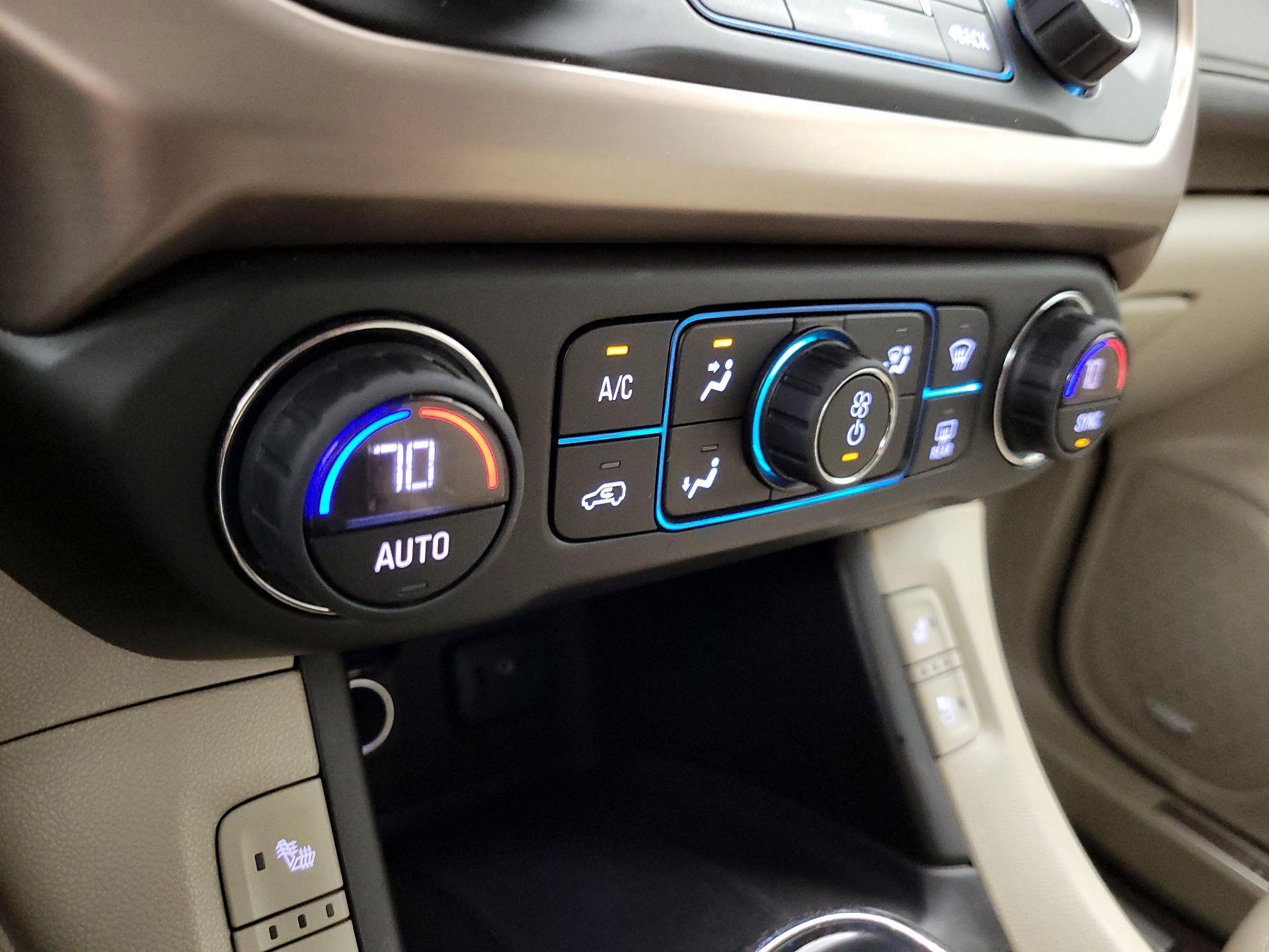 Thumbnail: 2018 GMC Acadia - 17