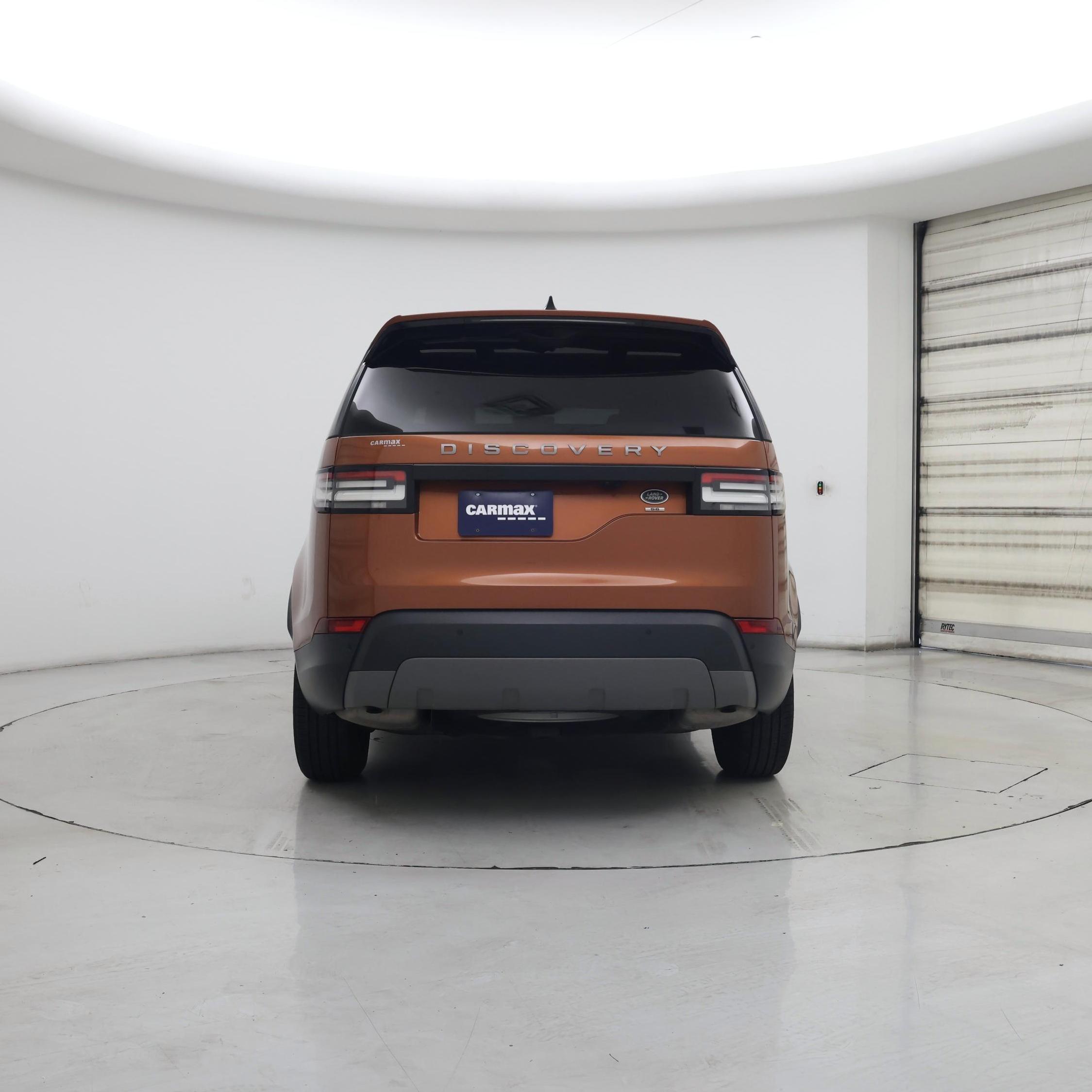 Thumbnail: 2017 Land Rover Discovery - 6