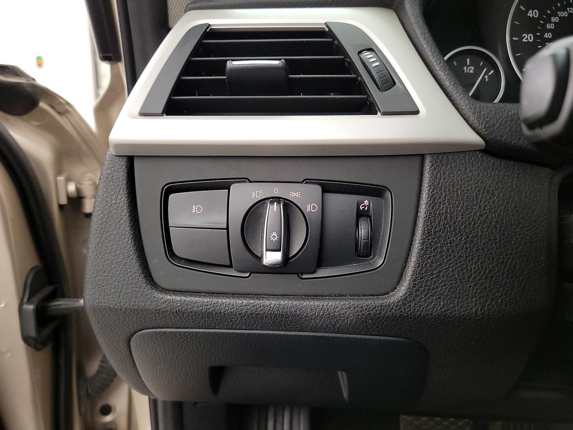 Thumbnail: 2015 BMW 3 Series - 13