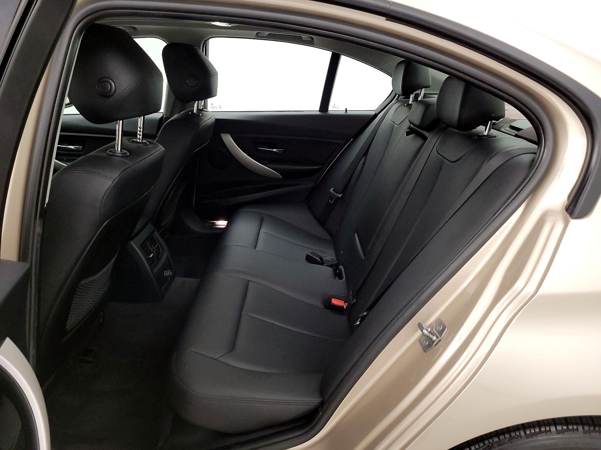 Thumbnail: 2015 BMW 3 Series - 20