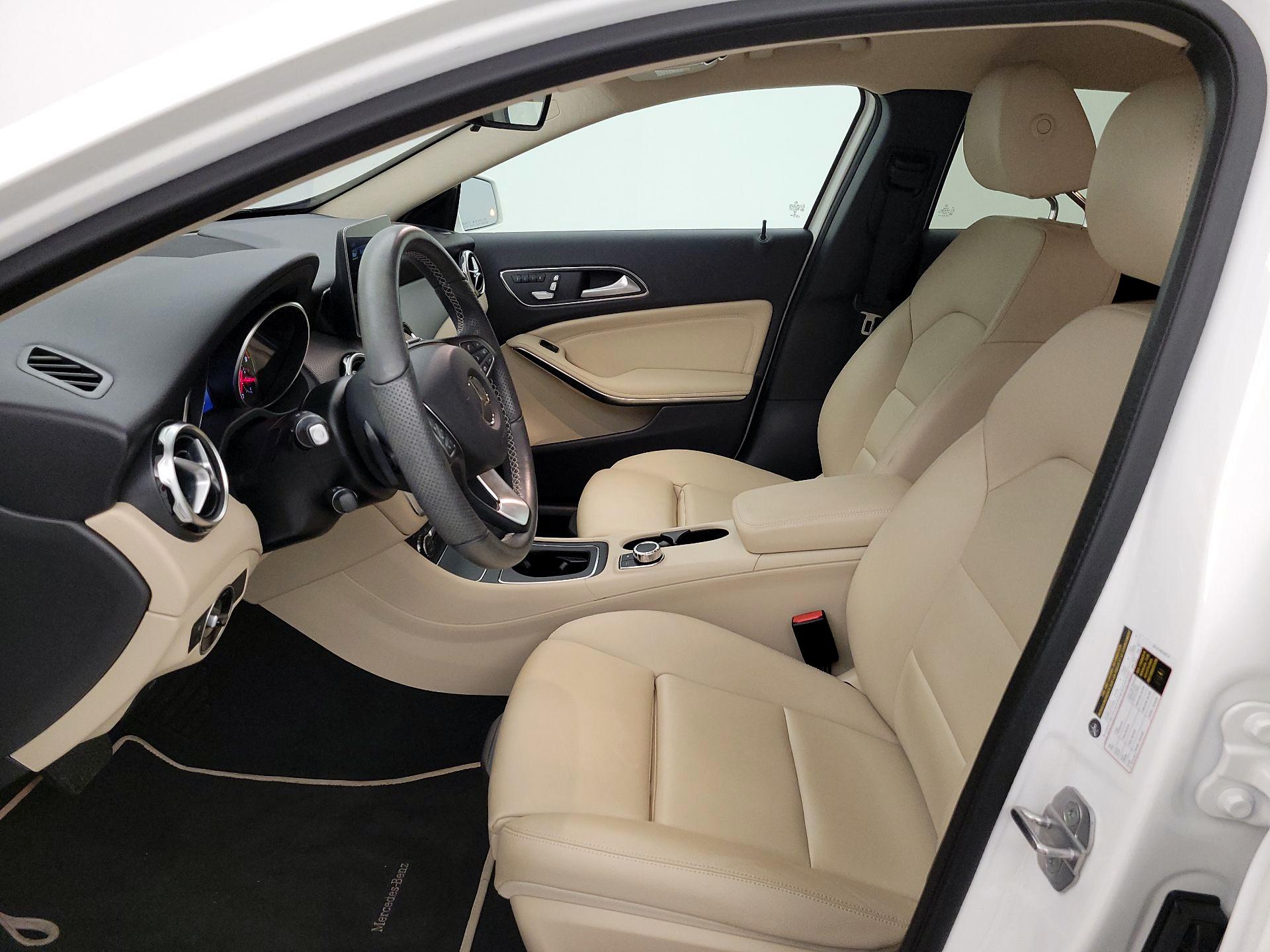 Thumbnail: 2019 Mercedes-Benz GLA - 11