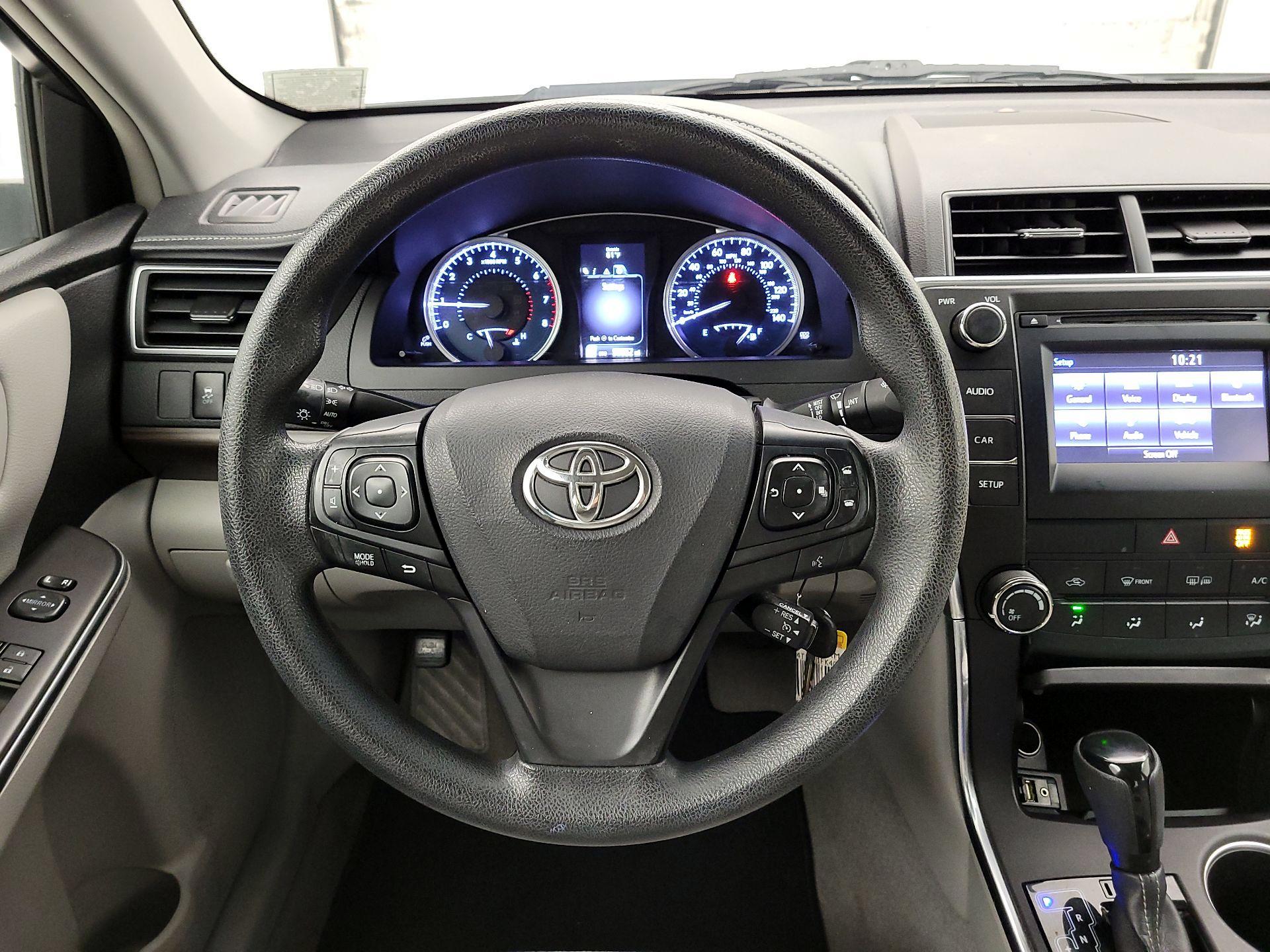 Thumbnail: 2016 Toyota Camry - 10