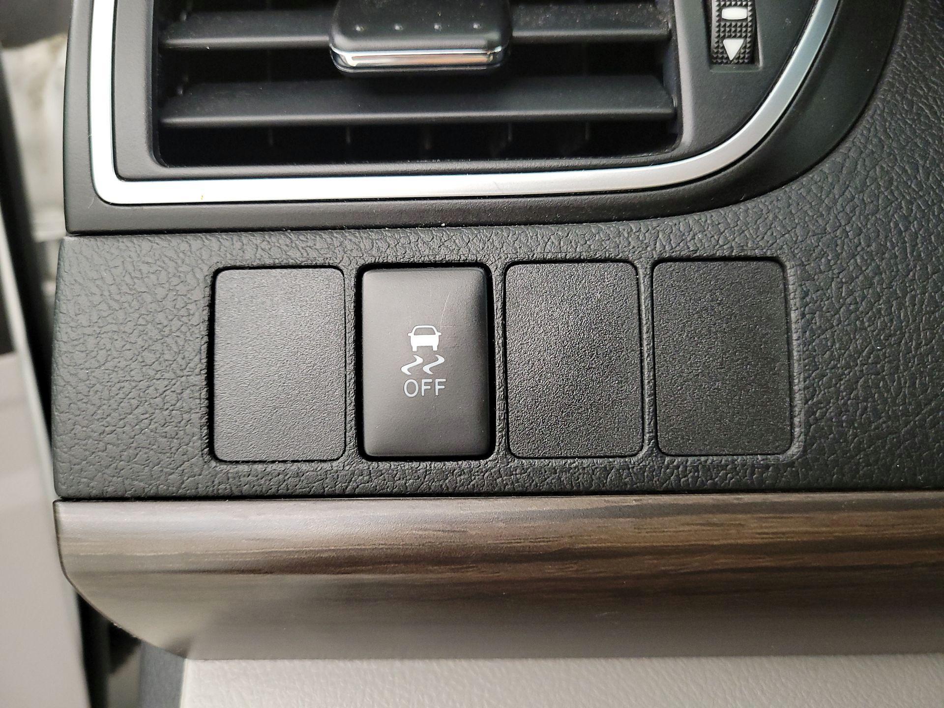 Thumbnail: 2016 Toyota Camry - 13