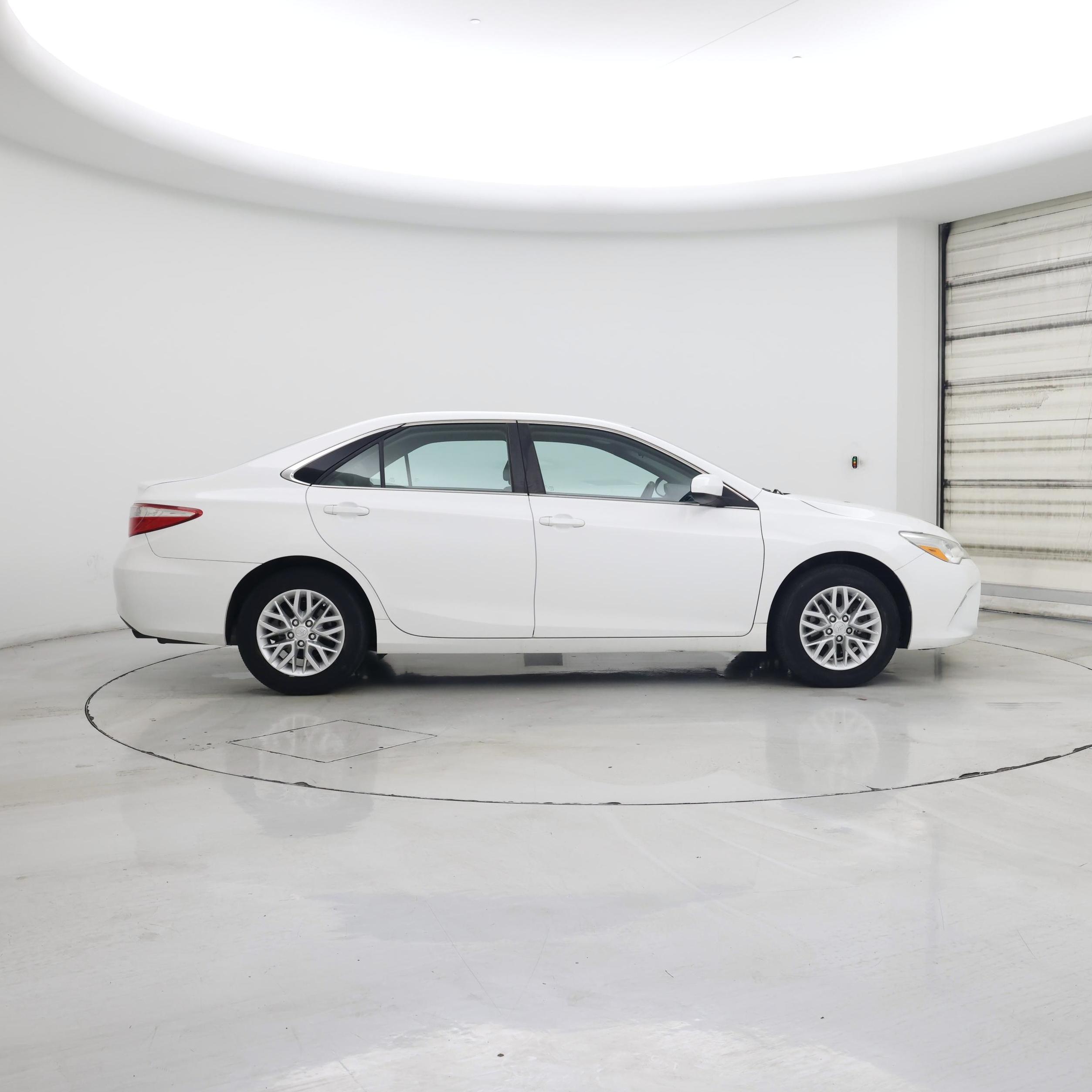 Thumbnail: 2016 Toyota Camry - 7