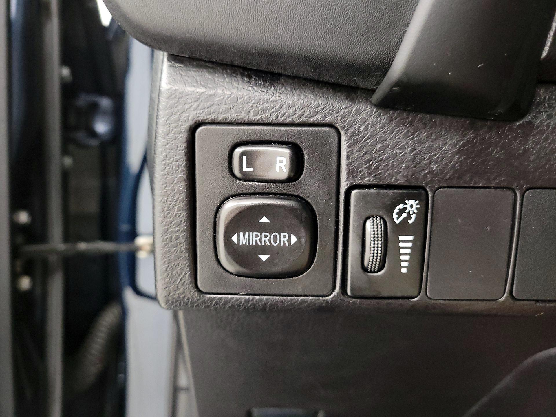 Thumbnail: 2017 Toyota Corolla - 13