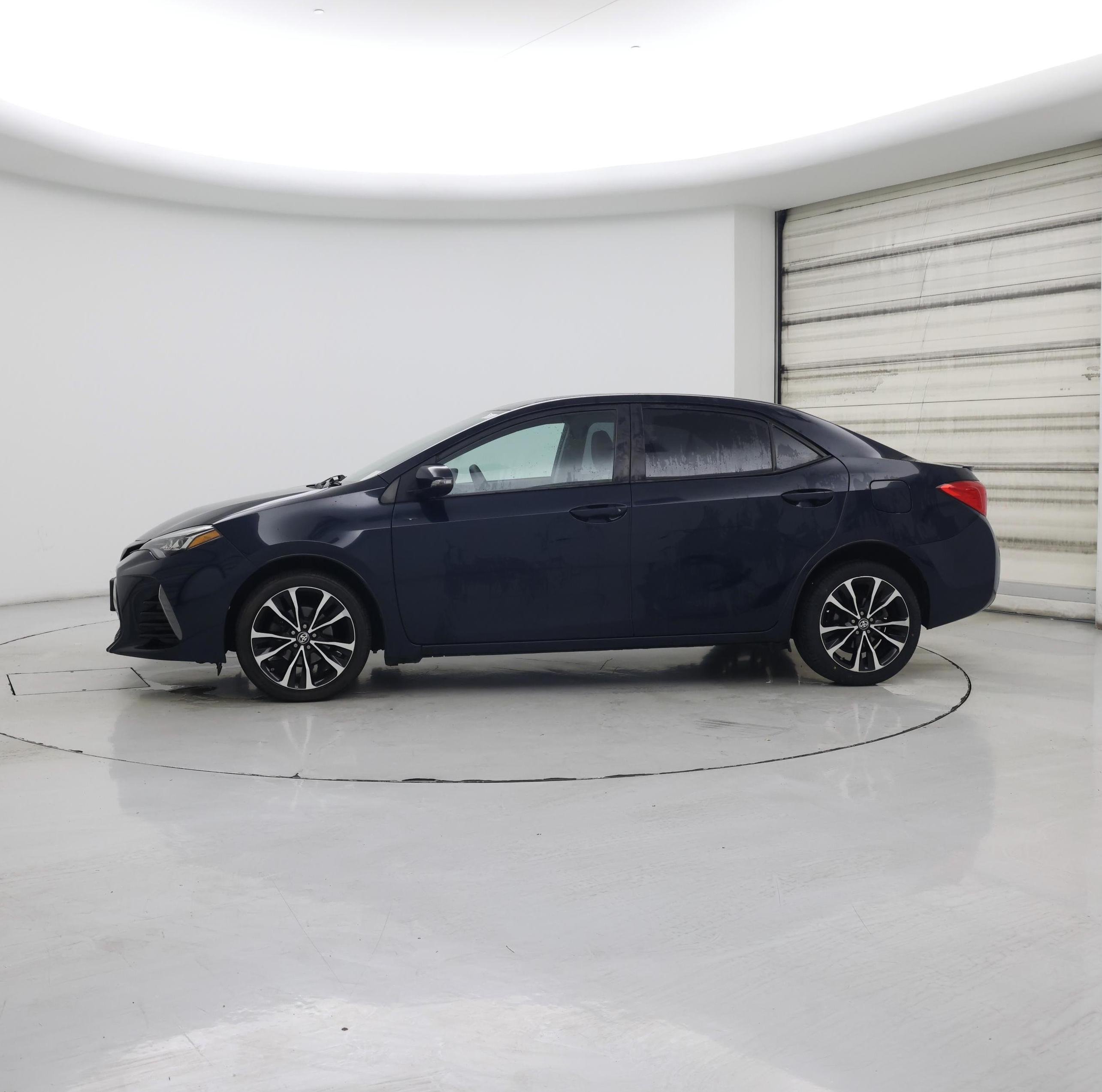 Thumbnail: 2017 Toyota Corolla - 3
