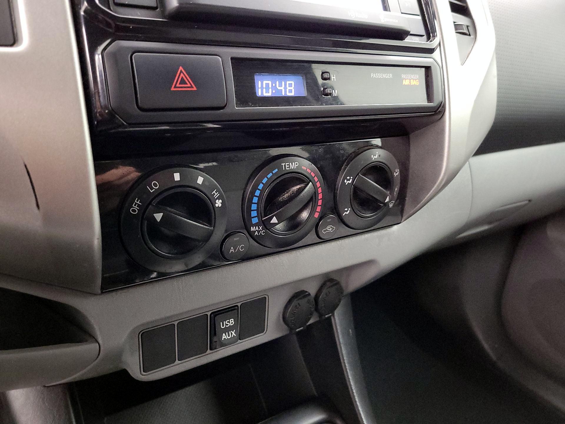 Thumbnail: 2014 Toyota Tacoma - 16