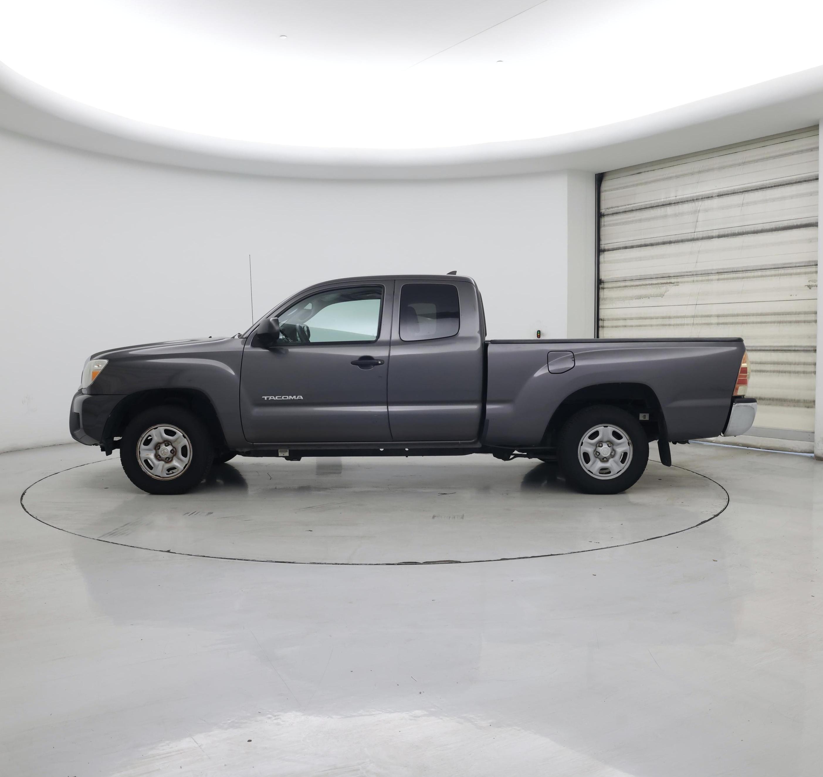 Thumbnail: 2014 Toyota Tacoma - 3