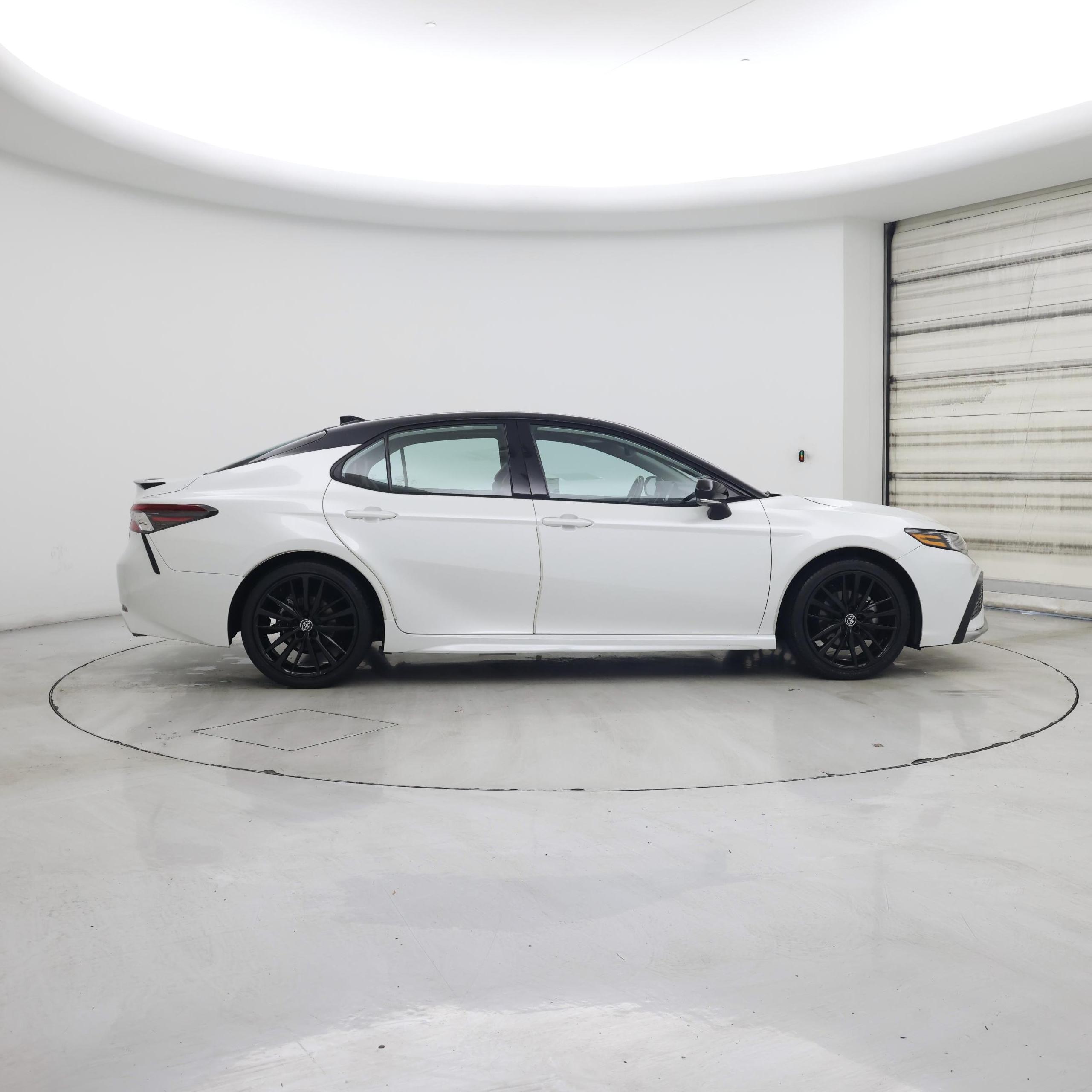 Thumbnail: 2023 Toyota Camry - 7