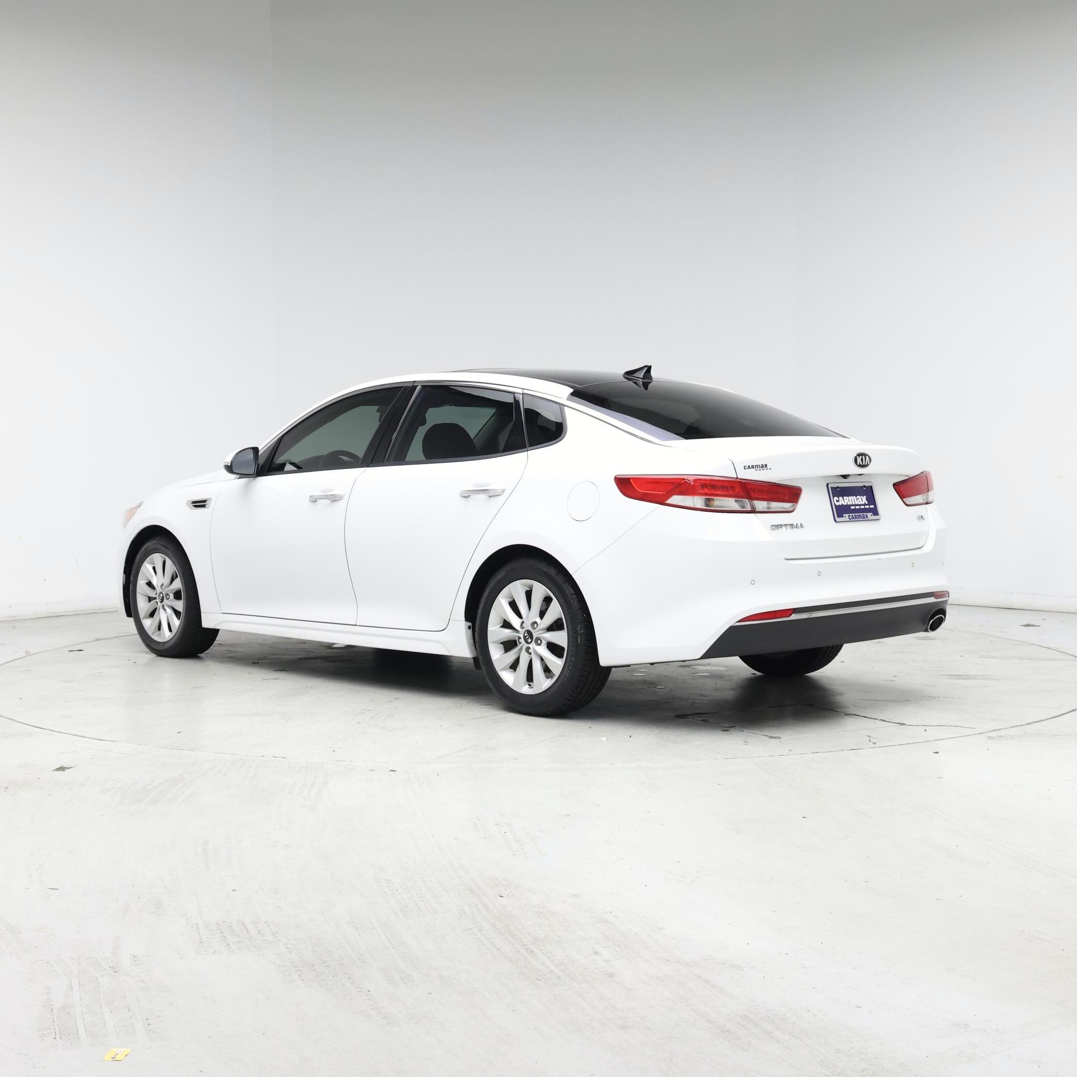 Thumbnail: 2016 Kia Optima - 2