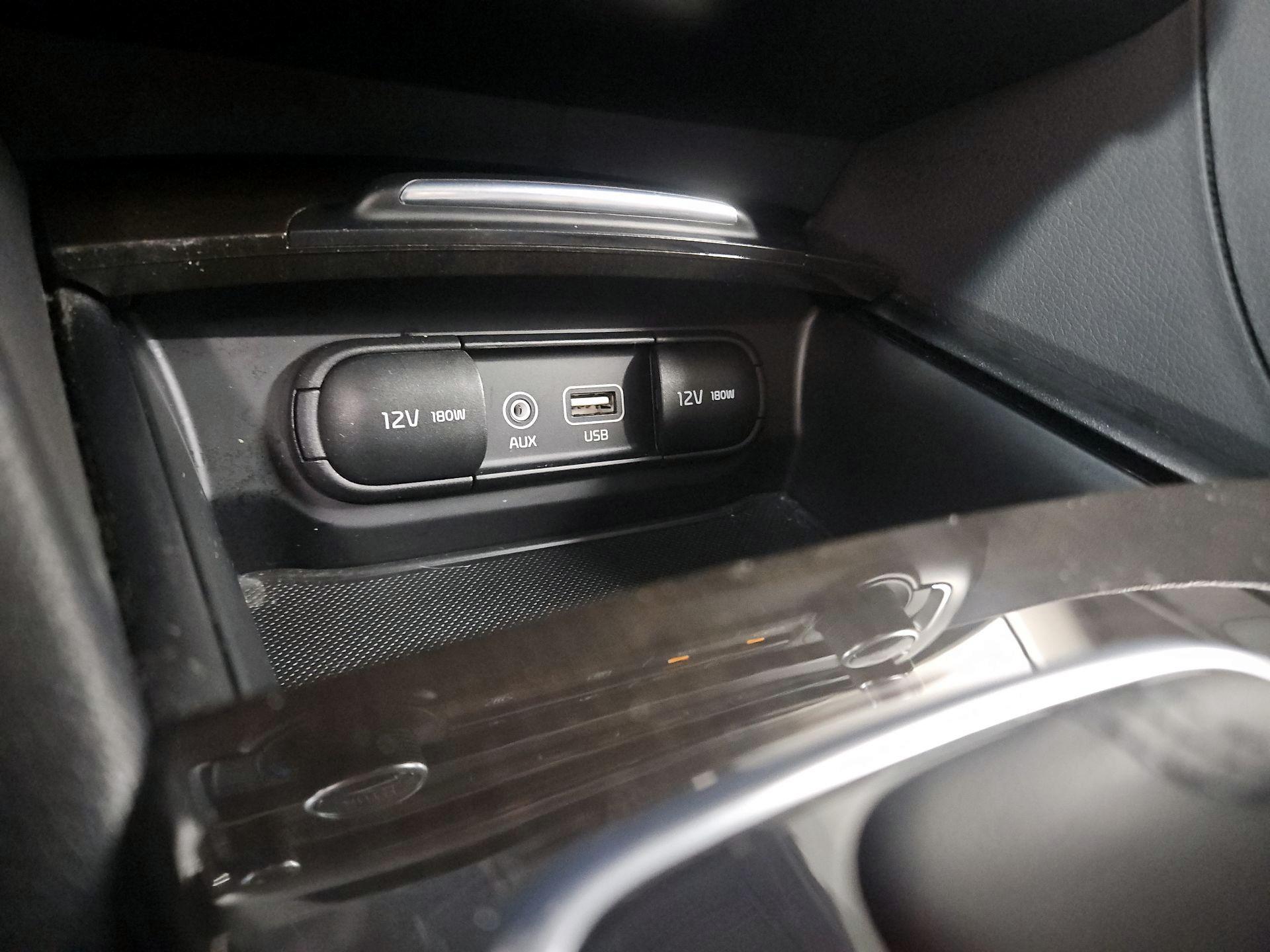 Thumbnail: 2016 Kia Optima - 19