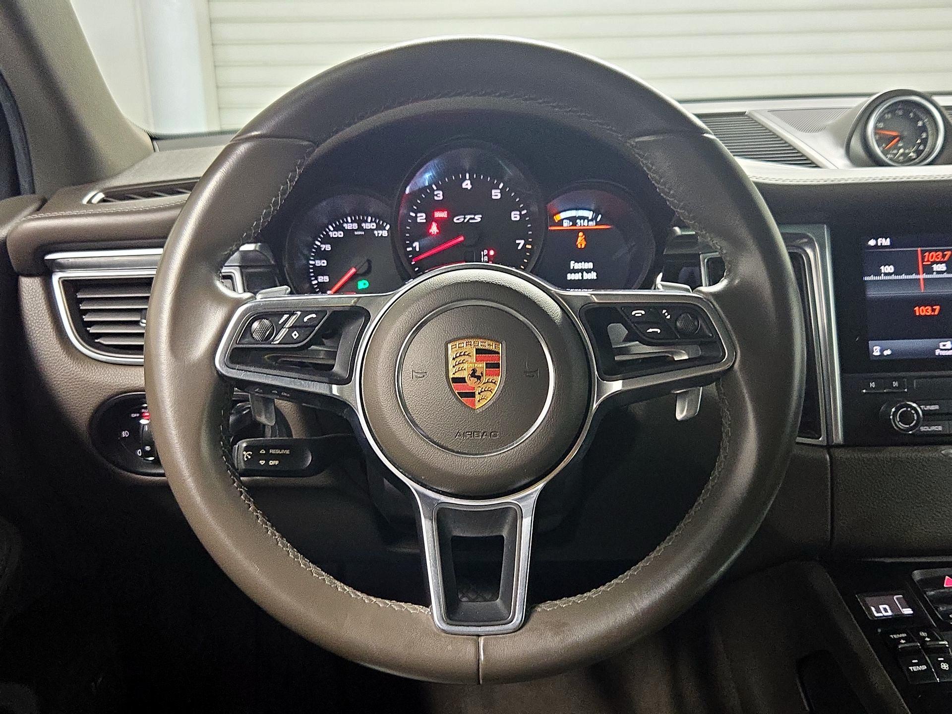Thumbnail: 2018 Porsche Macan - 10