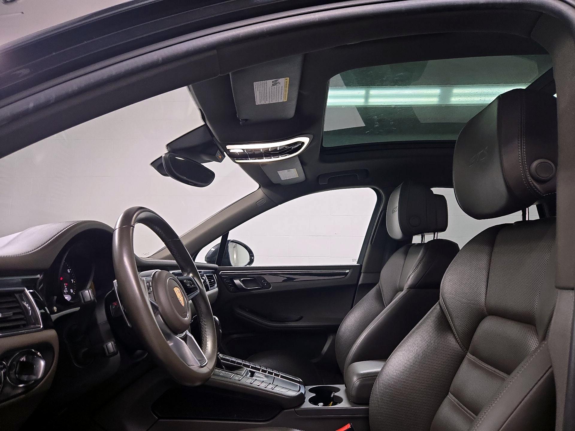 Thumbnail: 2018 Porsche Macan - 19