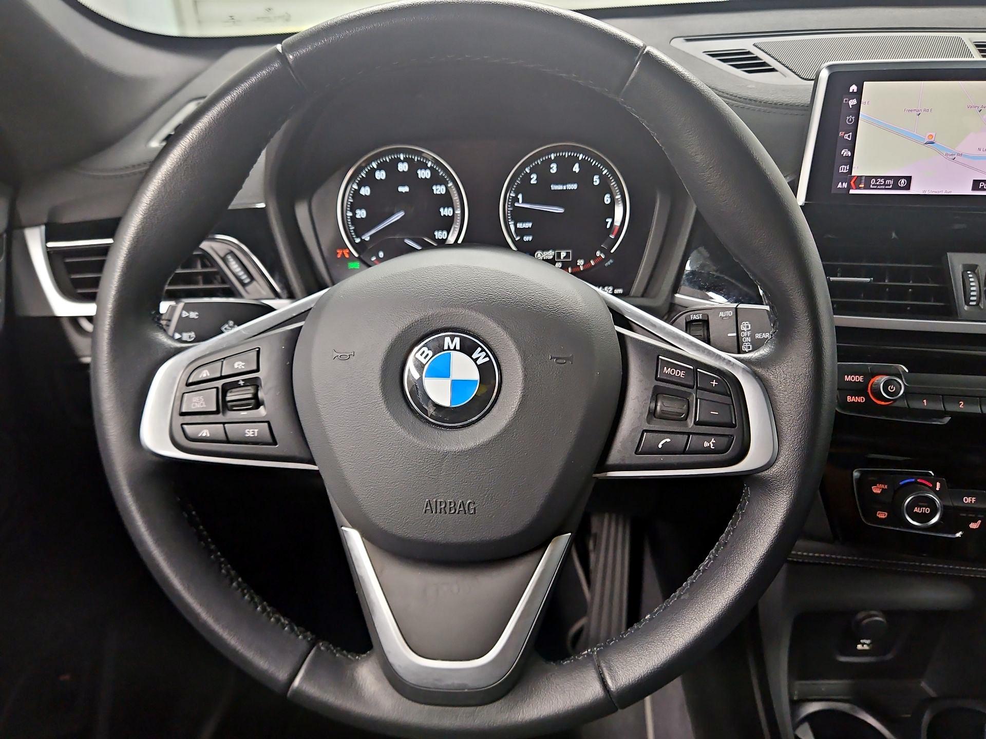 Thumbnail: 2022 BMW X1 - 10