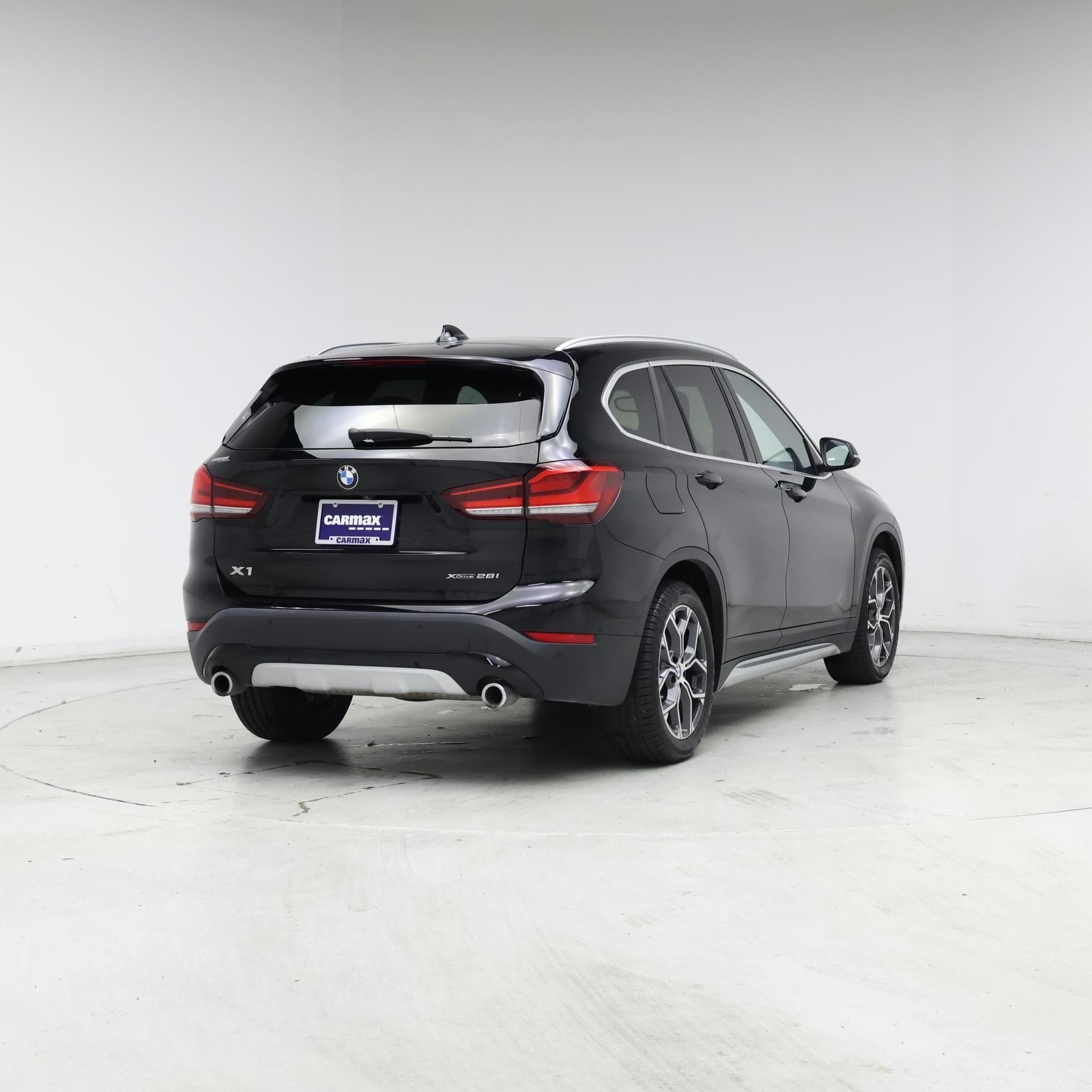 Thumbnail: 2022 BMW X1 - 8