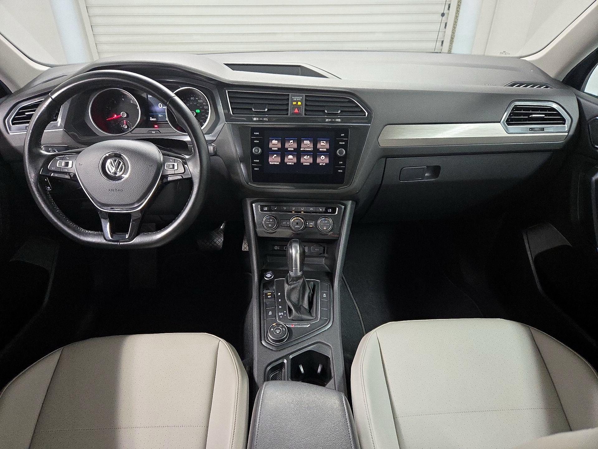 Thumbnail: 2018 Volkswagen Tiguan - 9
