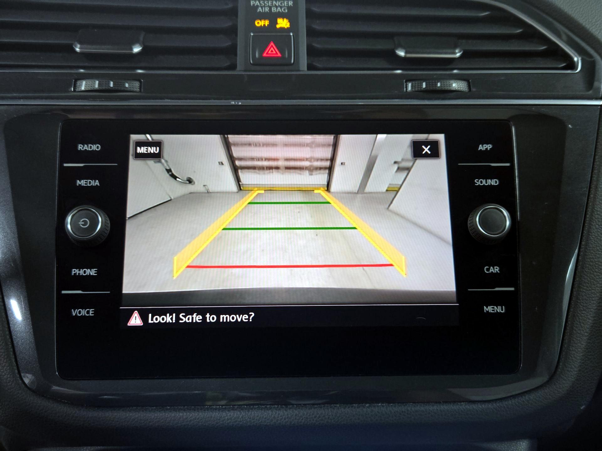 Thumbnail: 2018 Volkswagen Tiguan - 14