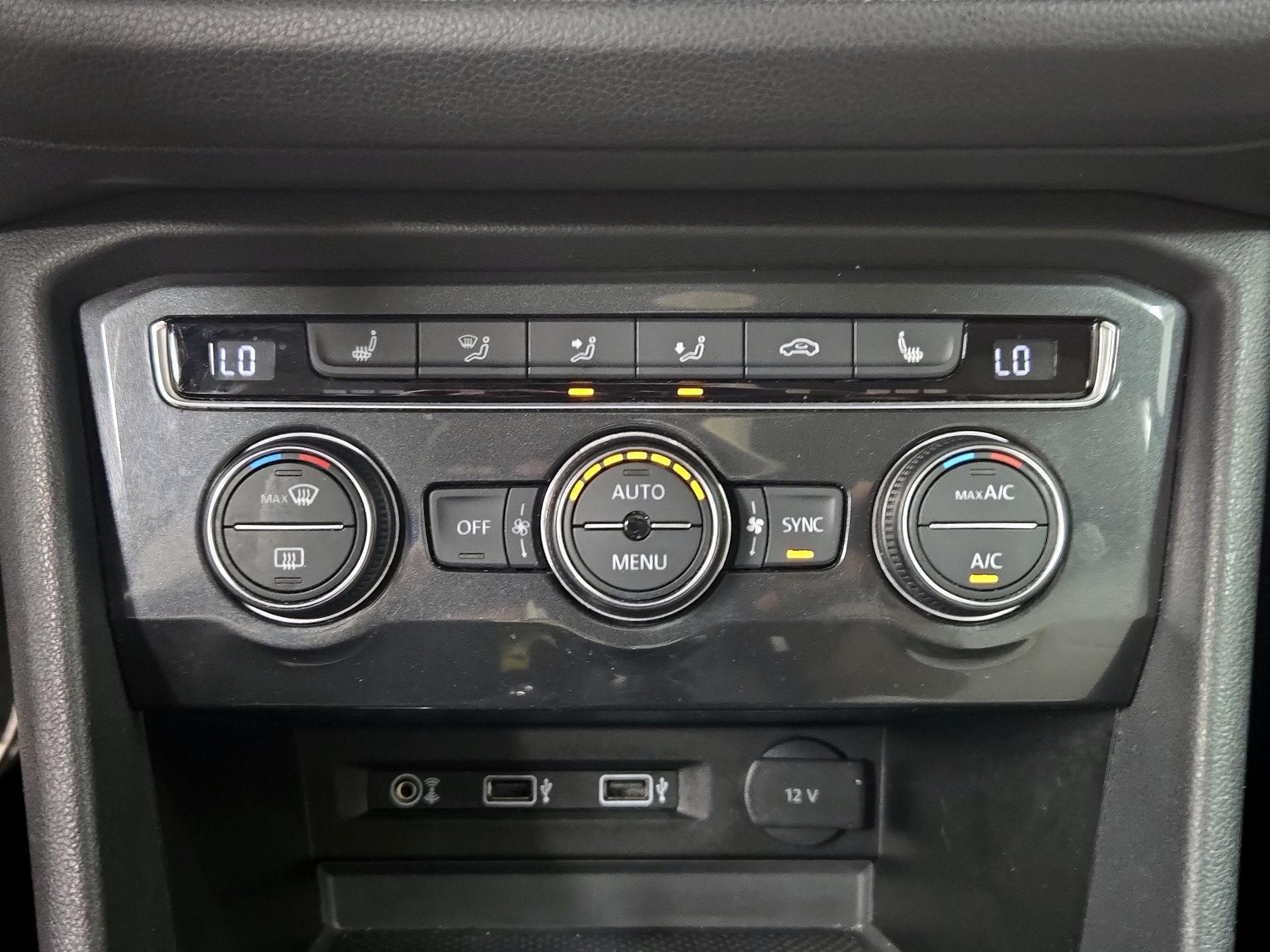 Thumbnail: 2018 Volkswagen Tiguan - 16