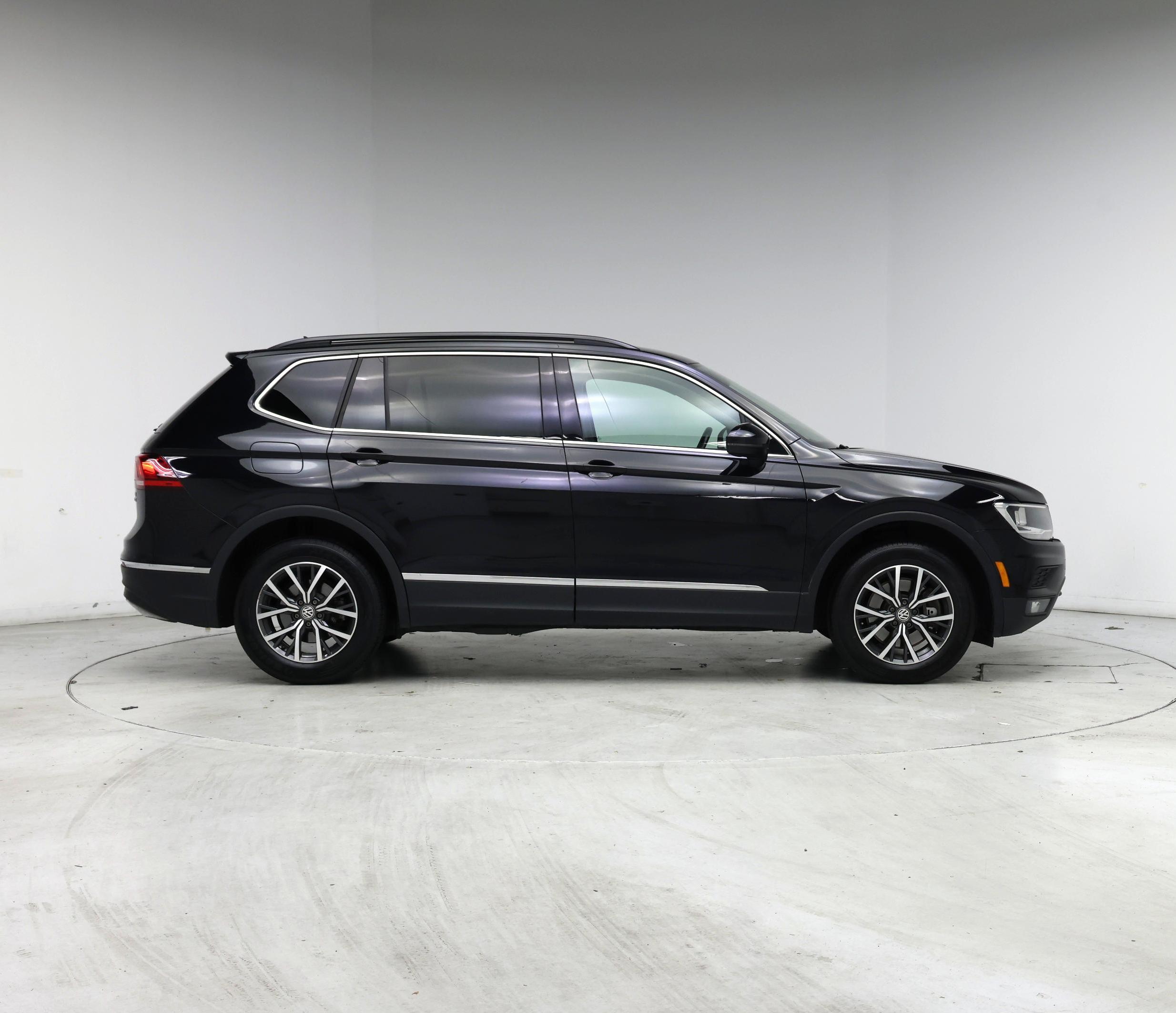 Thumbnail: 2018 Volkswagen Tiguan - 7