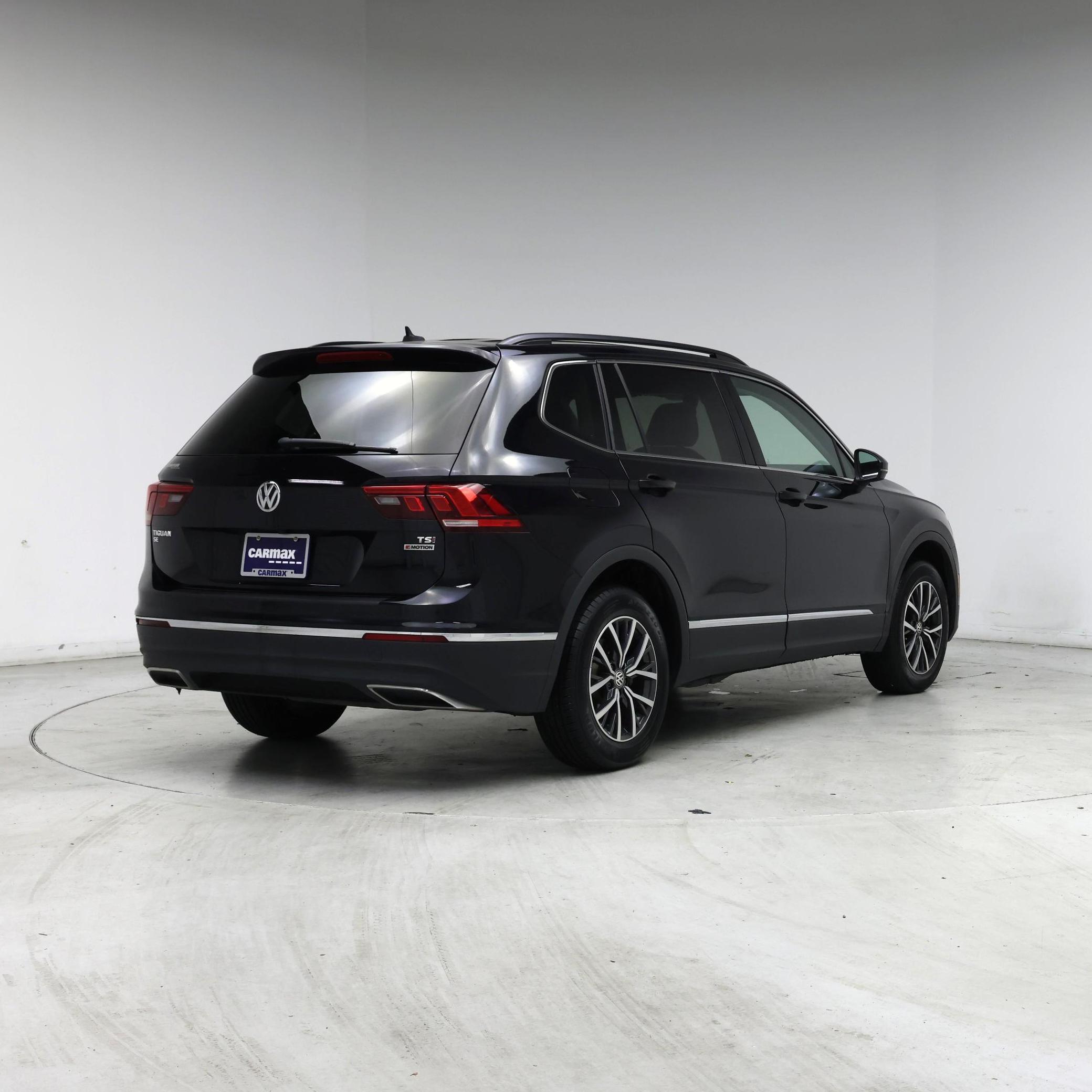 Thumbnail: 2018 Volkswagen Tiguan - 8