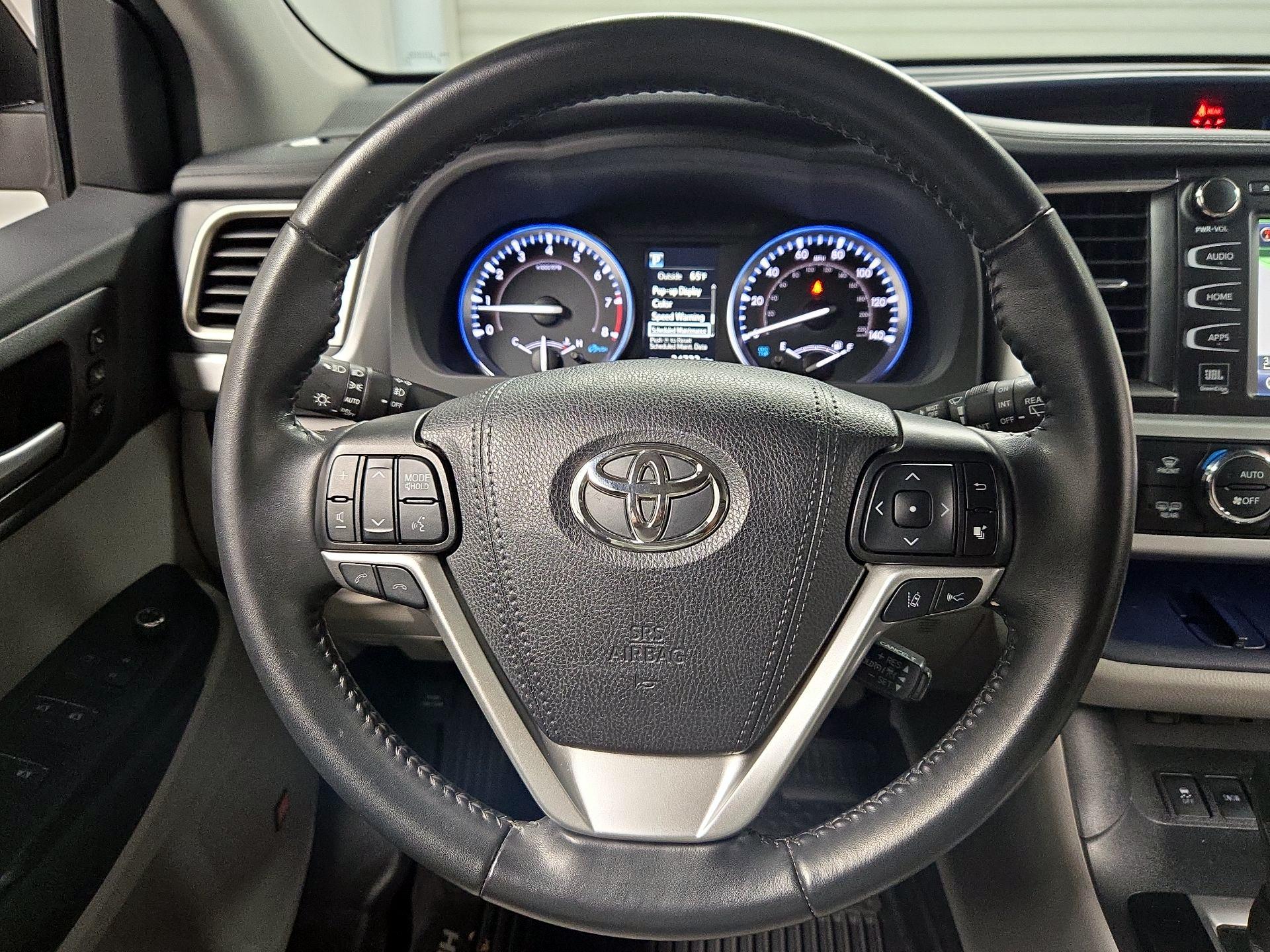 Thumbnail: 2019 Toyota Highlander - 10
