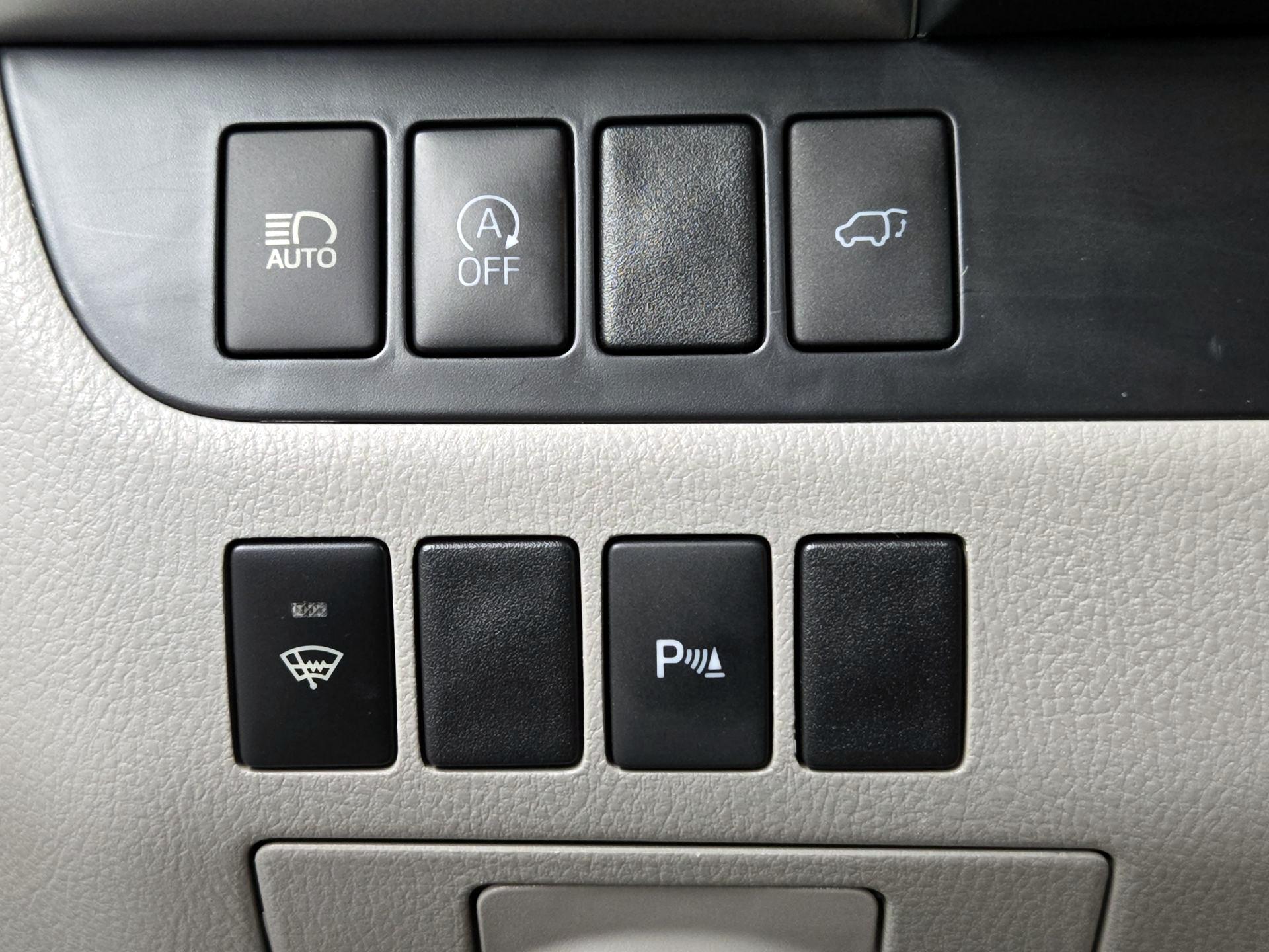 Thumbnail: 2019 Toyota Highlander - 13