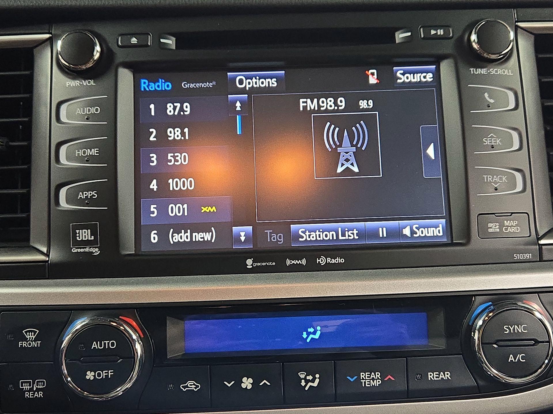 Thumbnail: 2019 Toyota Highlander - 16