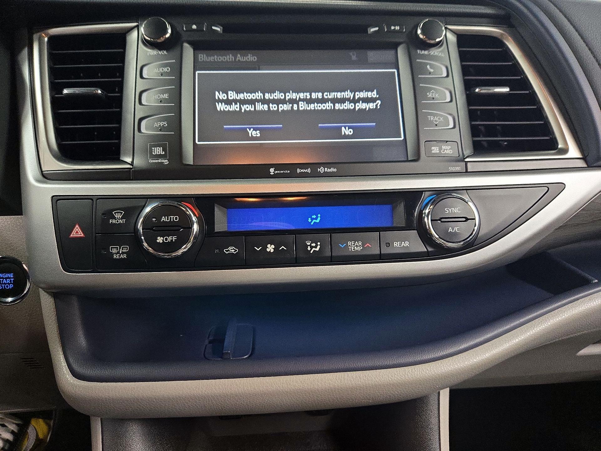 Thumbnail: 2019 Toyota Highlander - 17