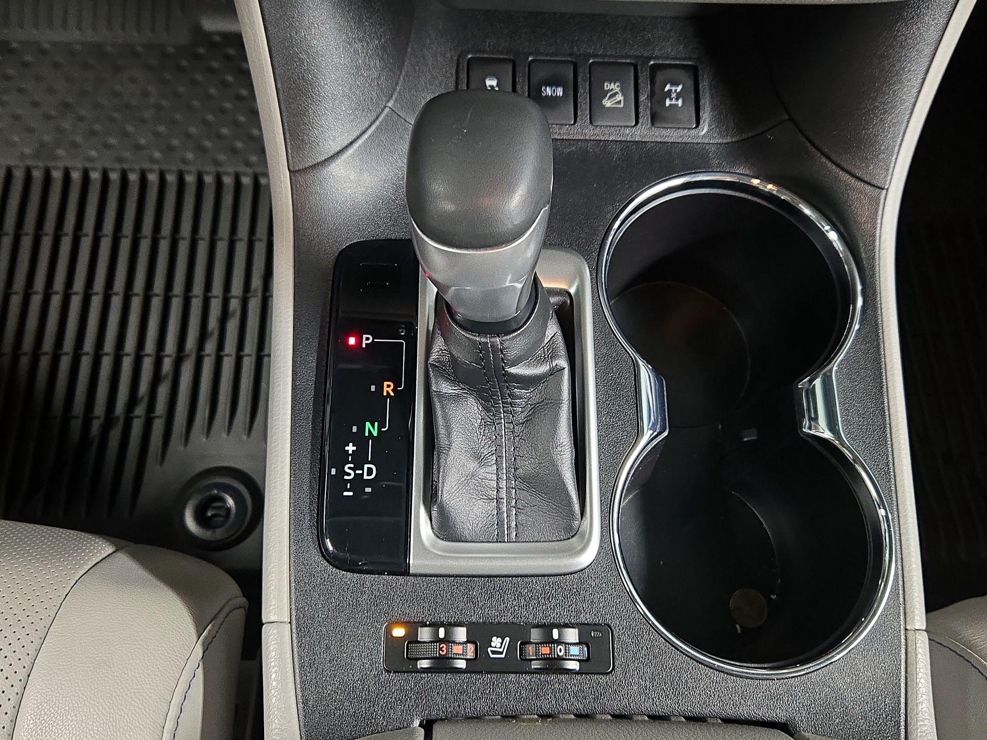 Thumbnail: 2019 Toyota Highlander - 18