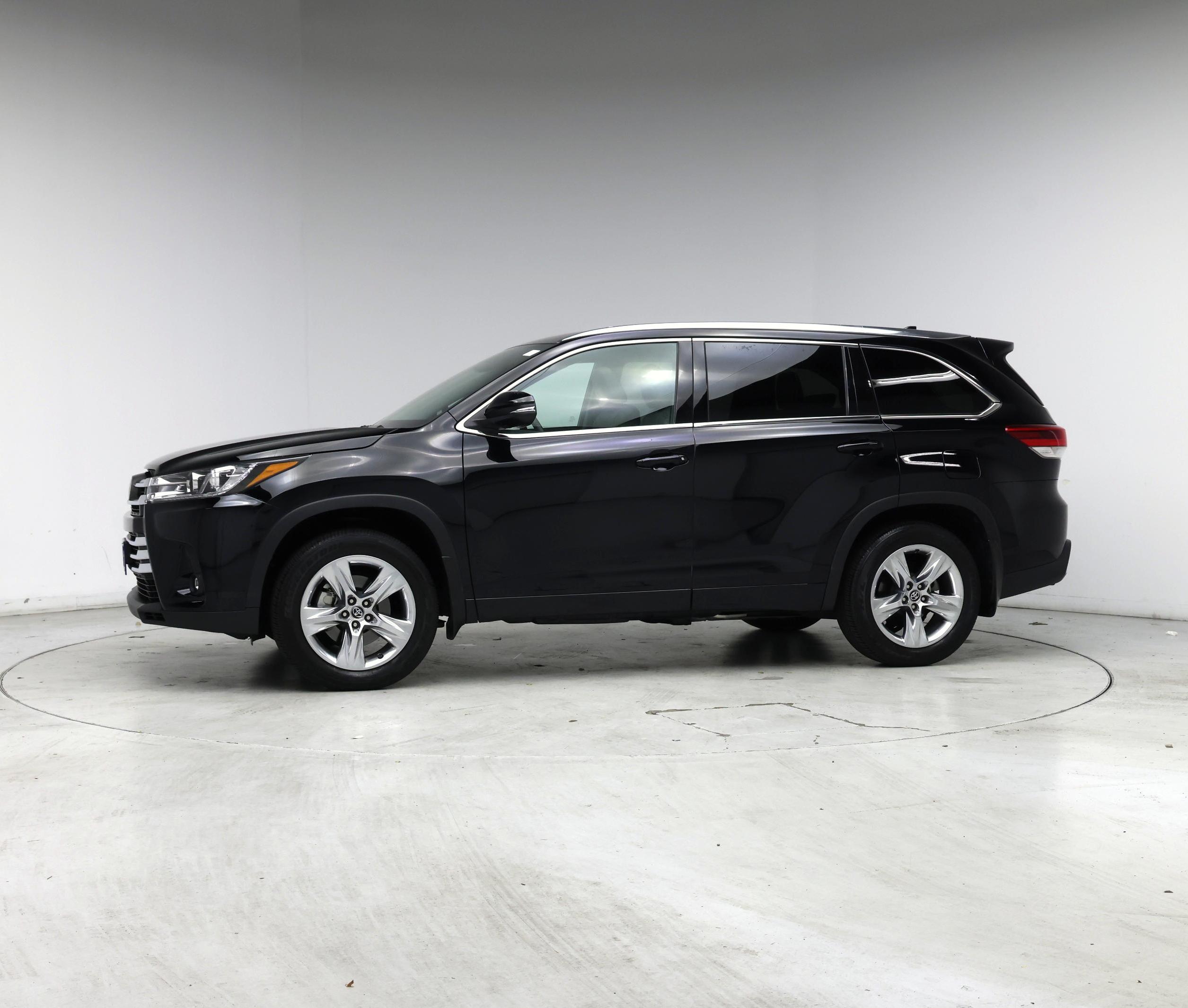 Thumbnail: 2019 Toyota Highlander - 3