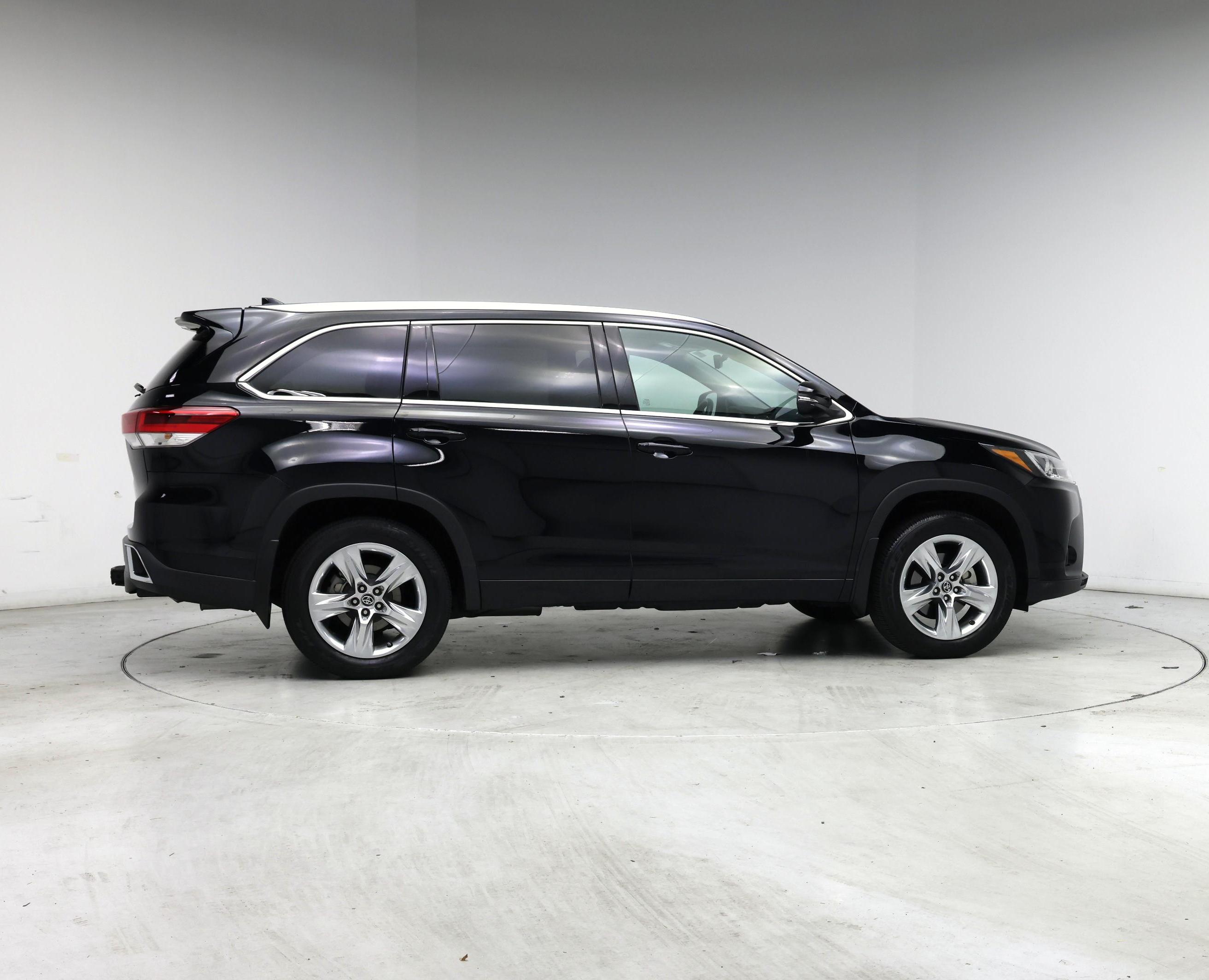 Thumbnail: 2019 Toyota Highlander - 7