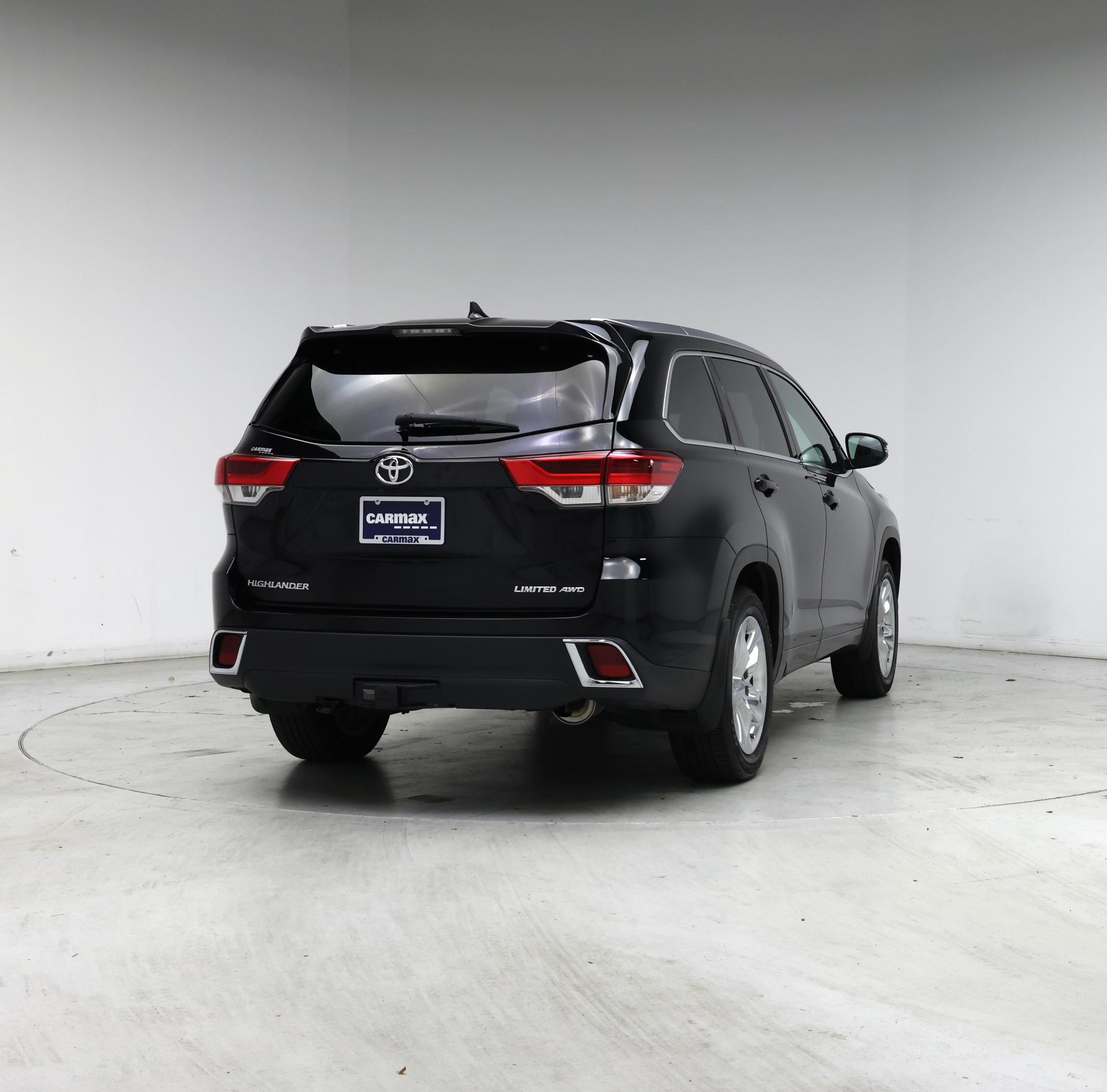 Thumbnail: 2019 Toyota Highlander - 8