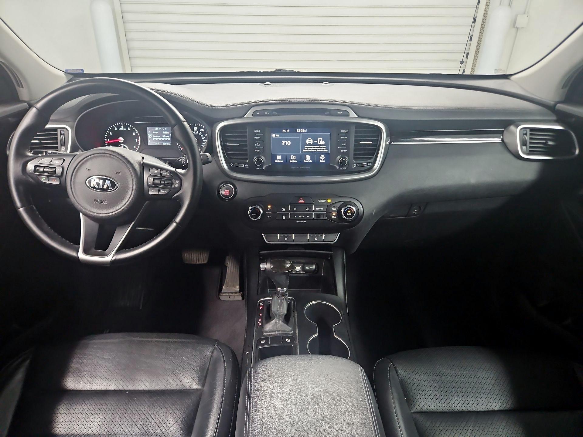 Thumbnail: 2017 Kia Sorento - 9