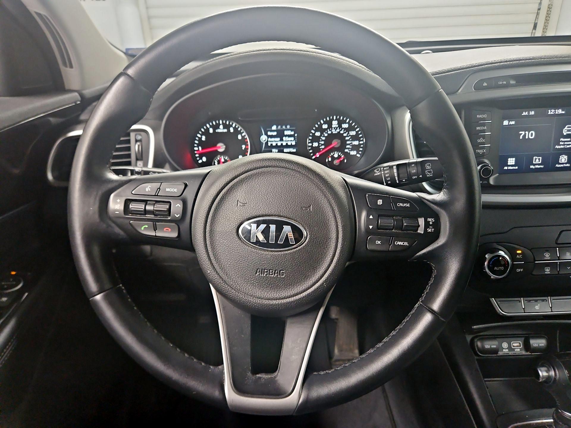 Thumbnail: 2017 Kia Sorento - 10