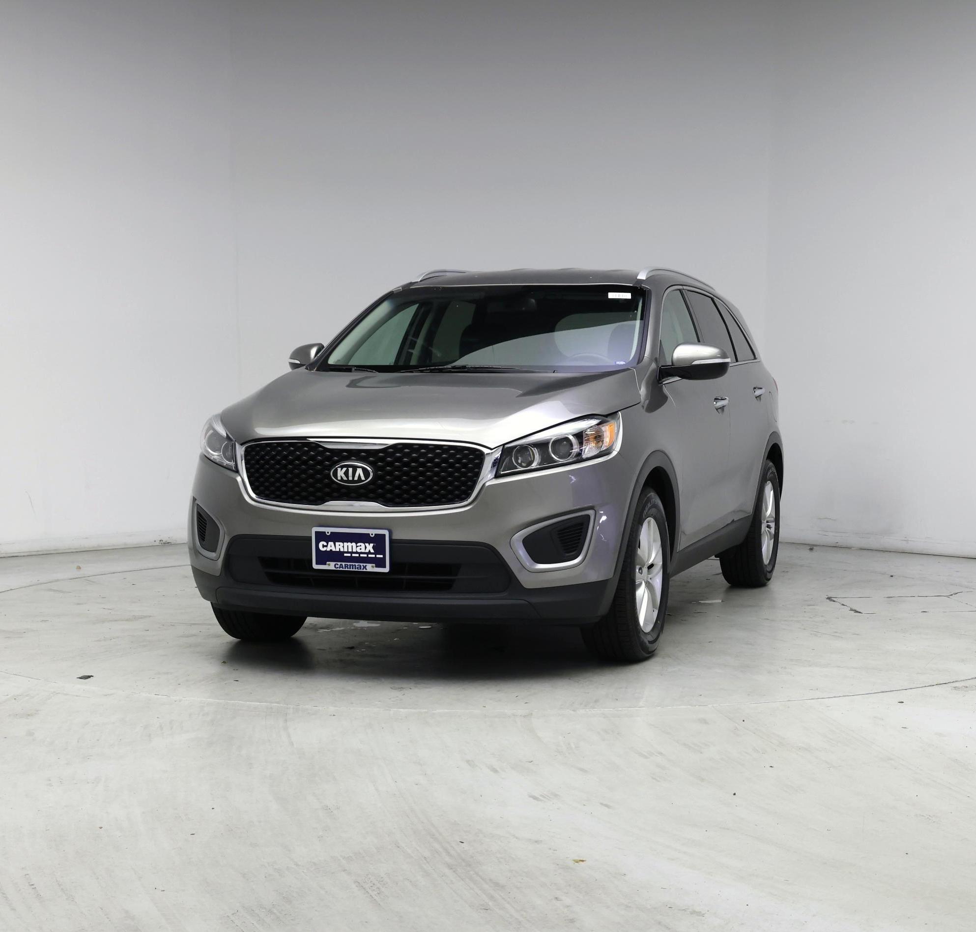 Thumbnail: 2017 Kia Sorento - 4