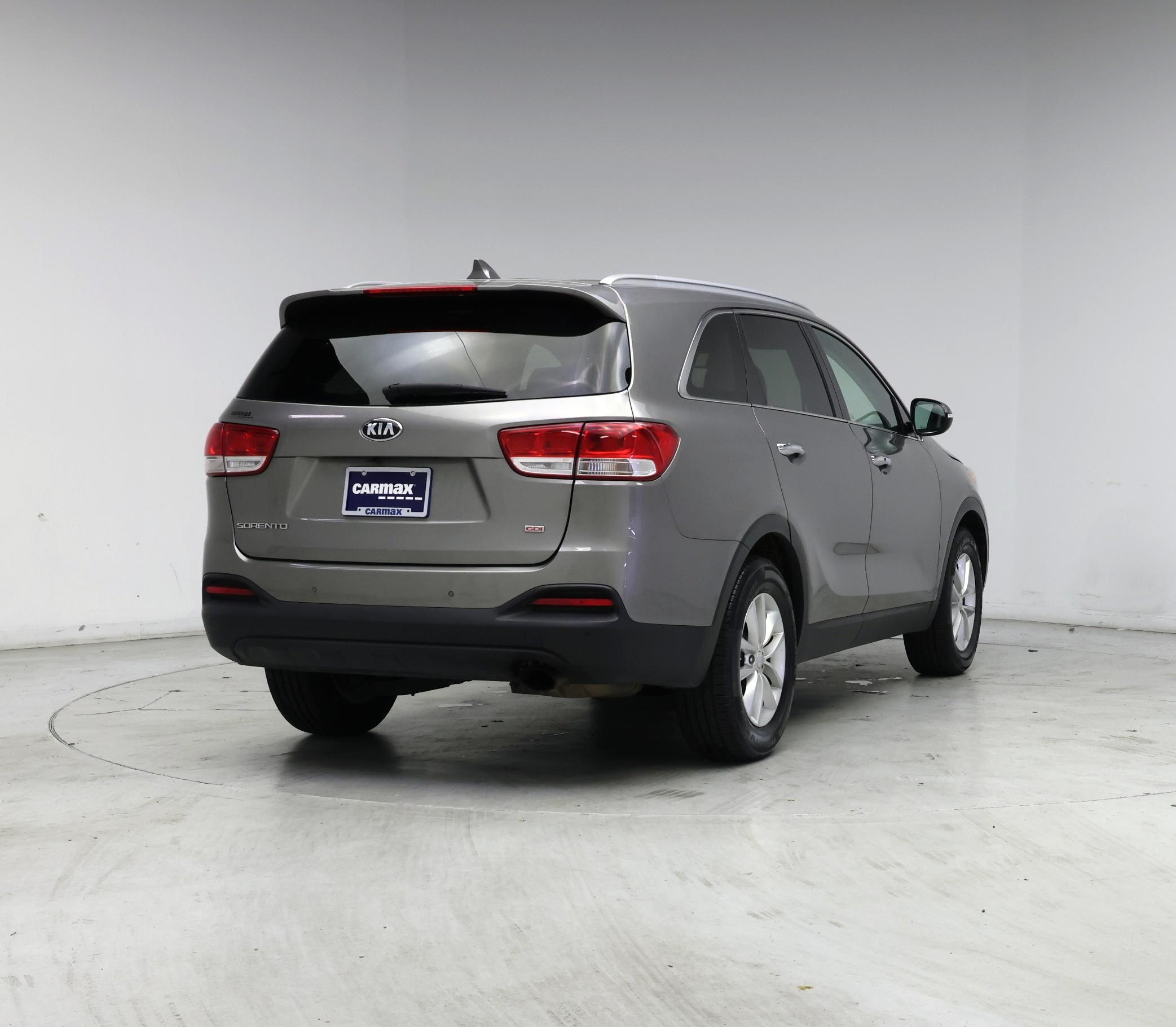 Thumbnail: 2017 Kia Sorento - 8