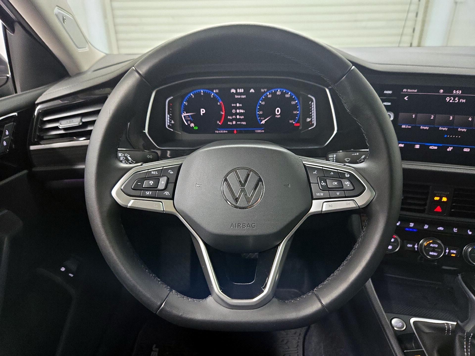 Thumbnail: 2024 Volkswagen Jetta - 10