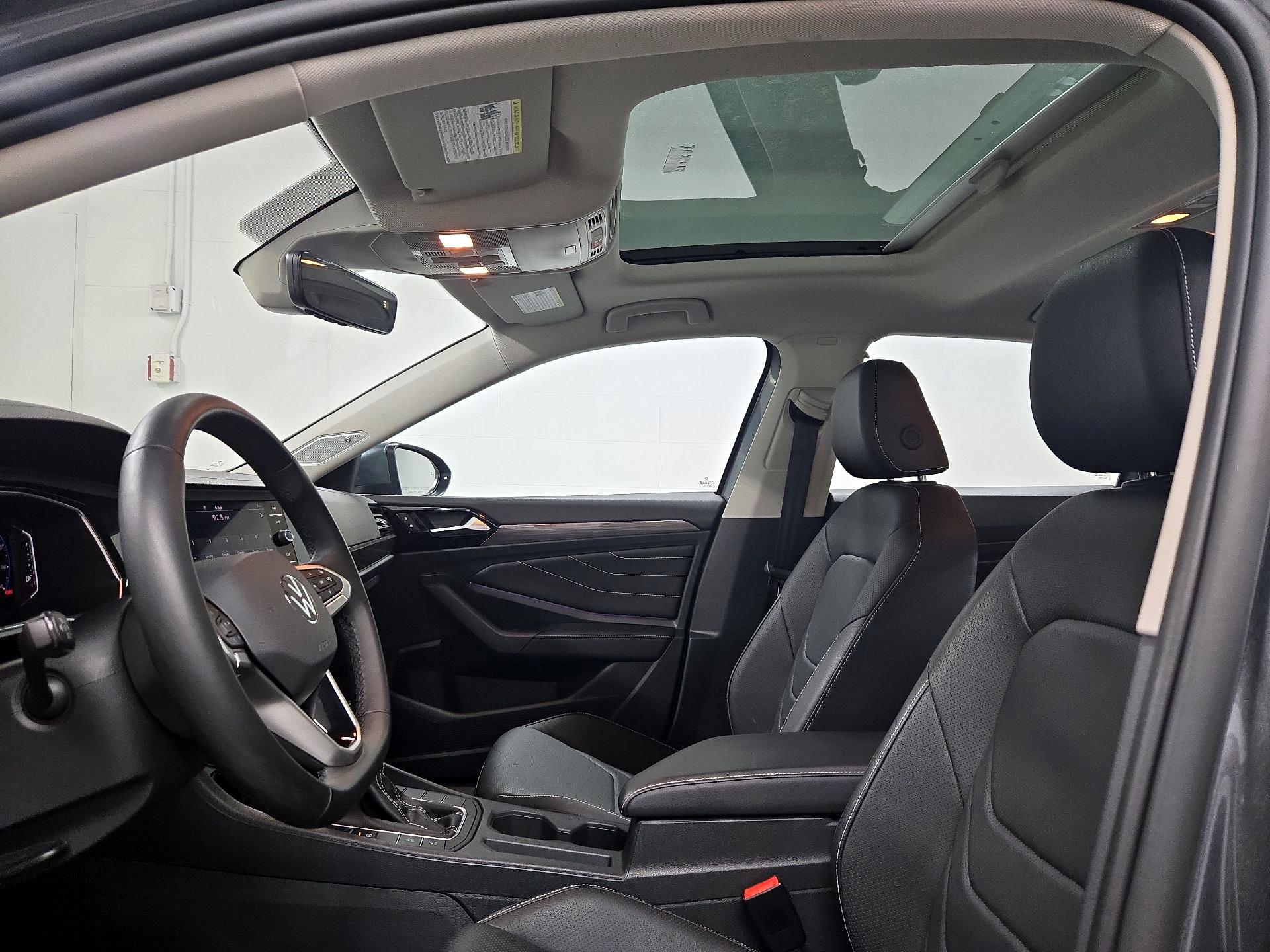 Thumbnail: 2024 Volkswagen Jetta - 20